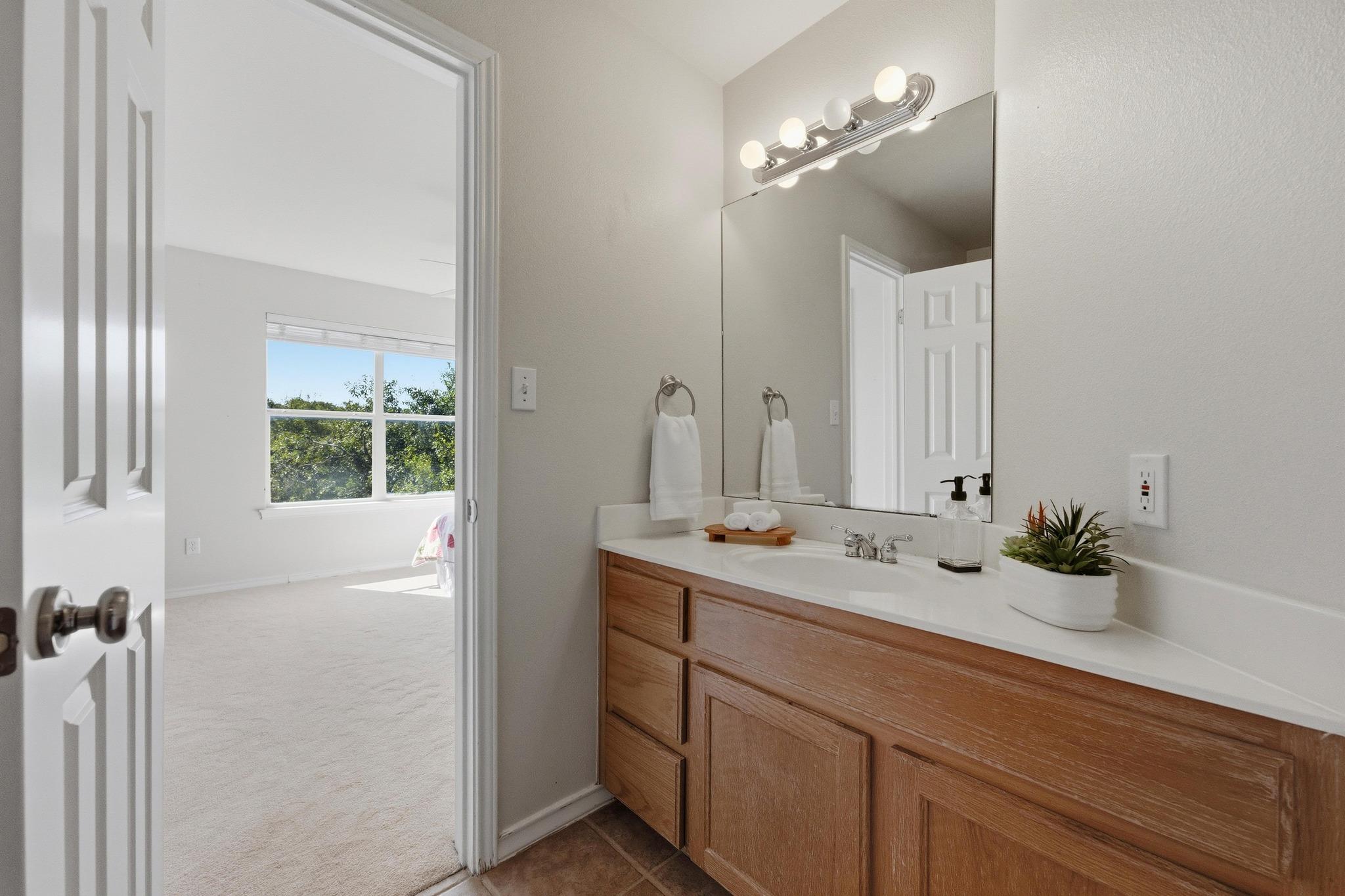 11205 Oak Branch Dr, Austin, TX 78737