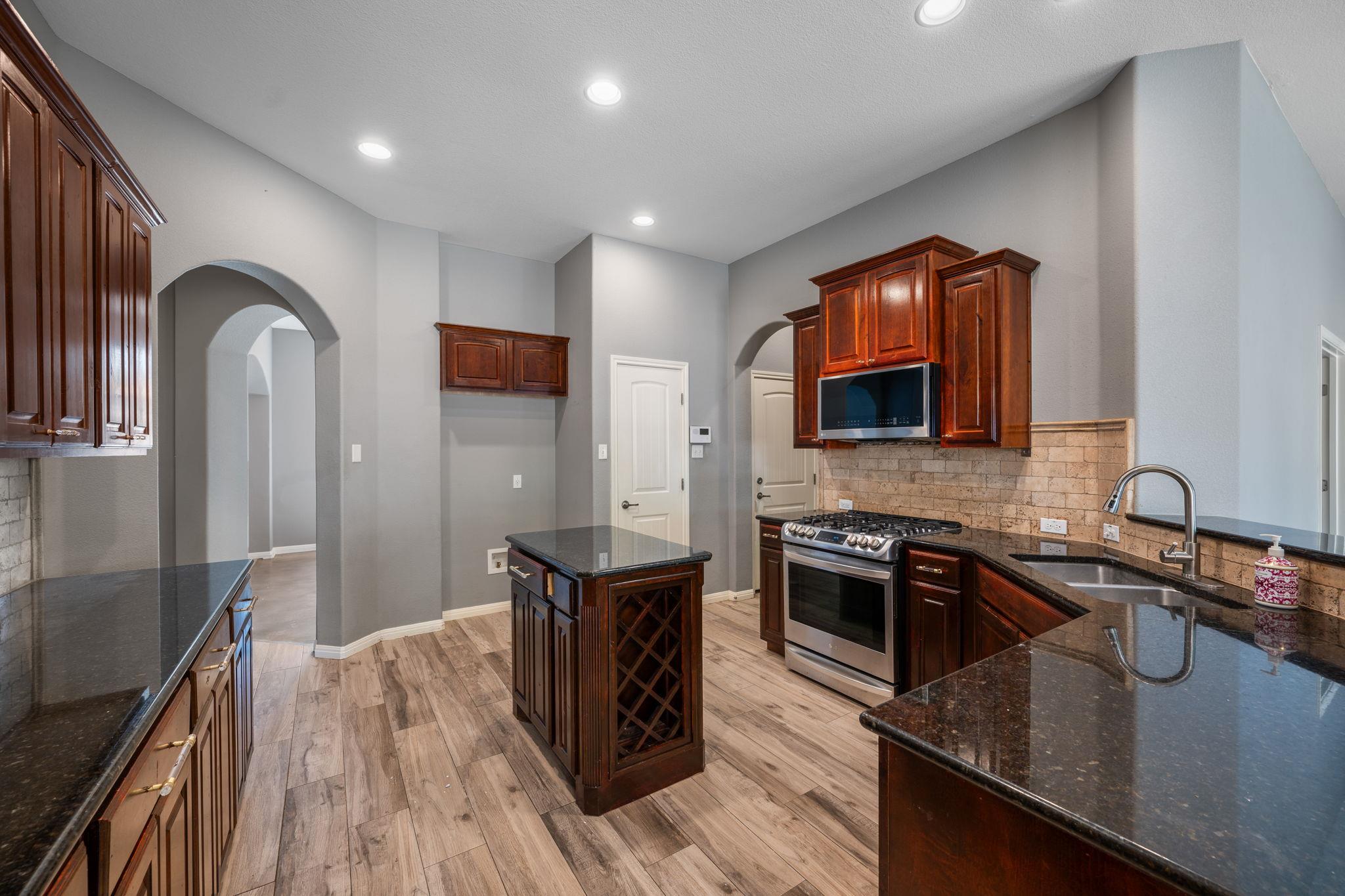 125 Snowdrift Trl, Round Rock, TX 78664