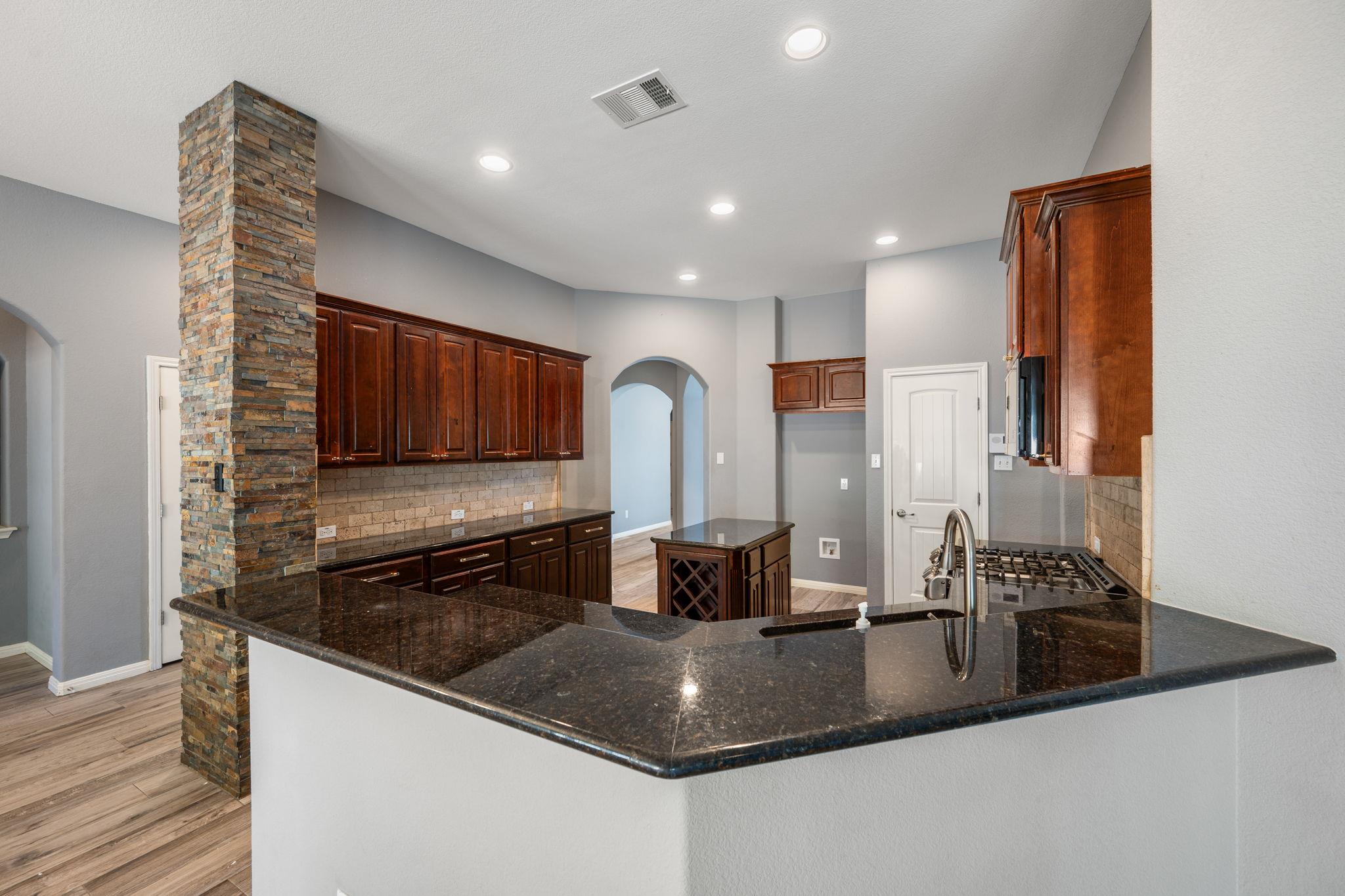 125 Snowdrift Trl, Round Rock, TX 78664