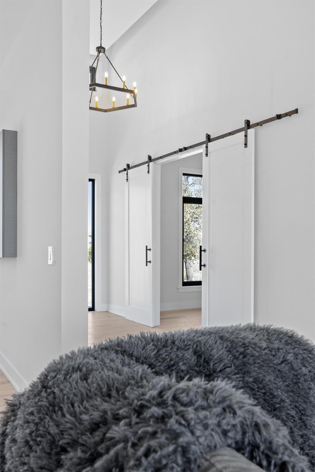 333 Spicewood Trails Dr, Spicewood, TX 78669