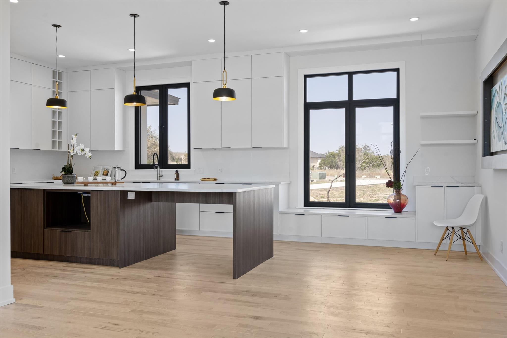 333 Spicewood Trails Dr, Spicewood, TX 78669