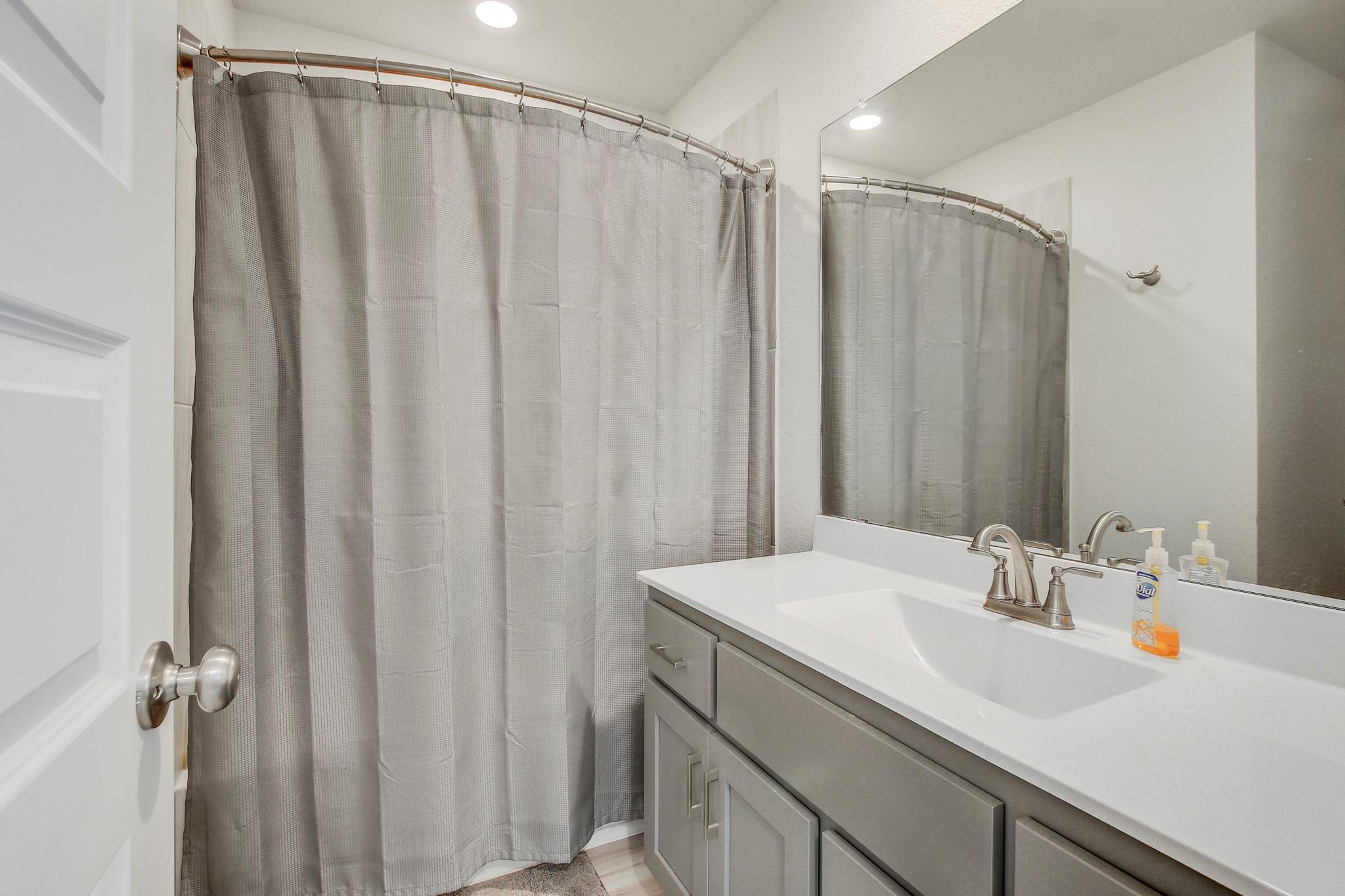 223 Garner Dr, Kyle, TX 78640