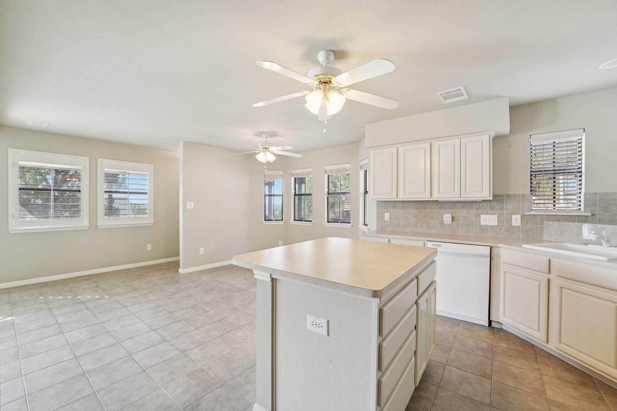 7605 Sleepy Hollow Ln, Lago Vista, TX 78645