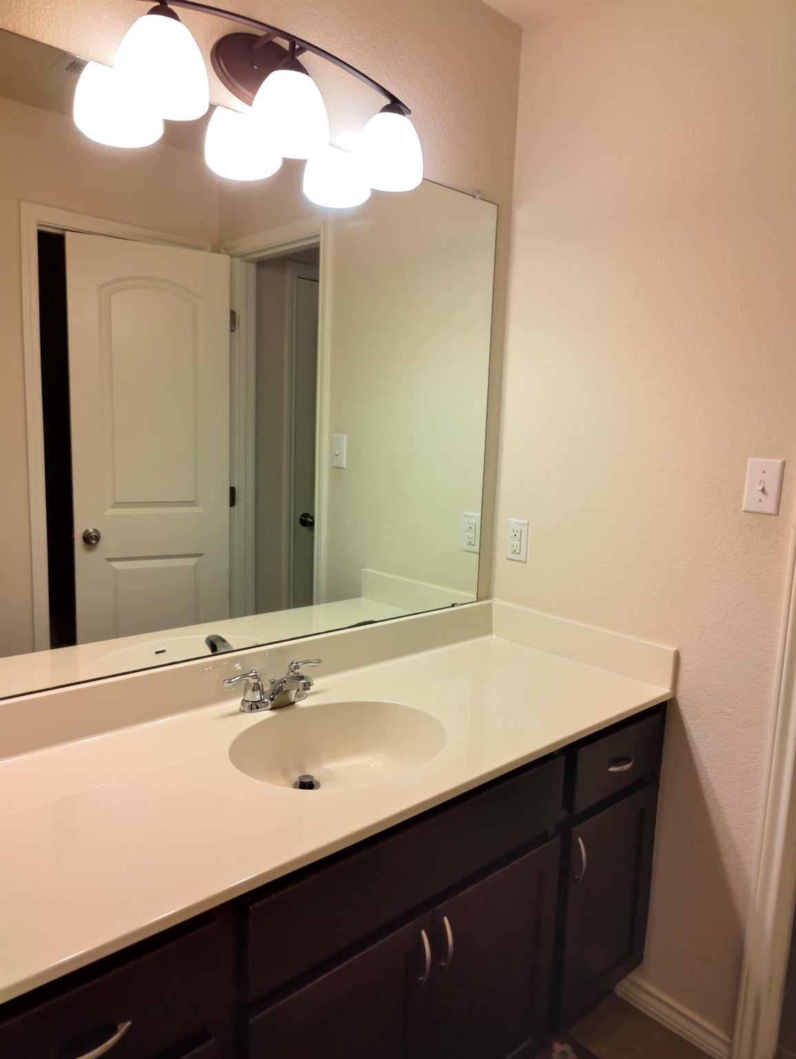 528 S Brook Dr, Leander, TX 78641