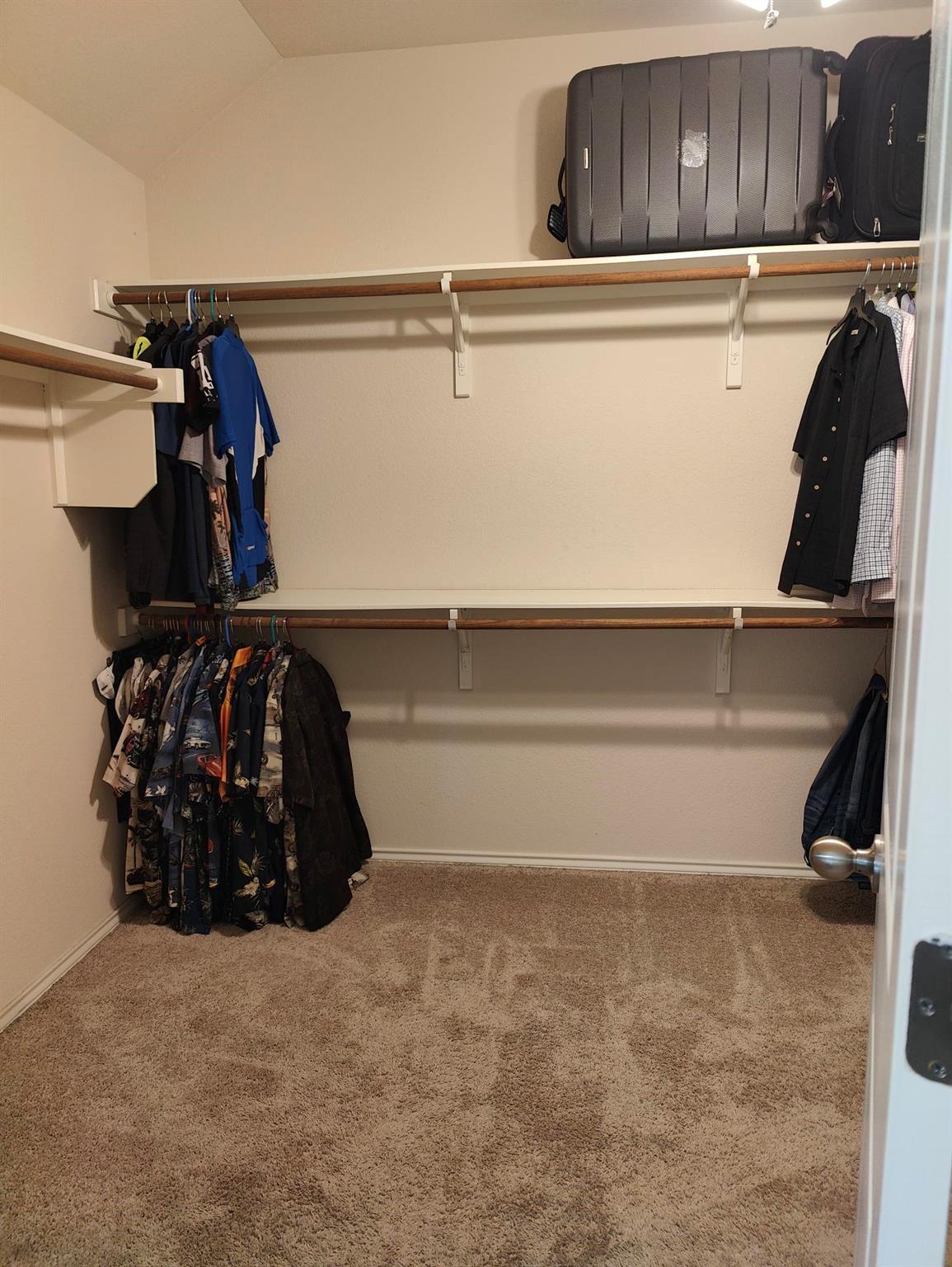 528 S Brook Dr, Leander, TX 78641