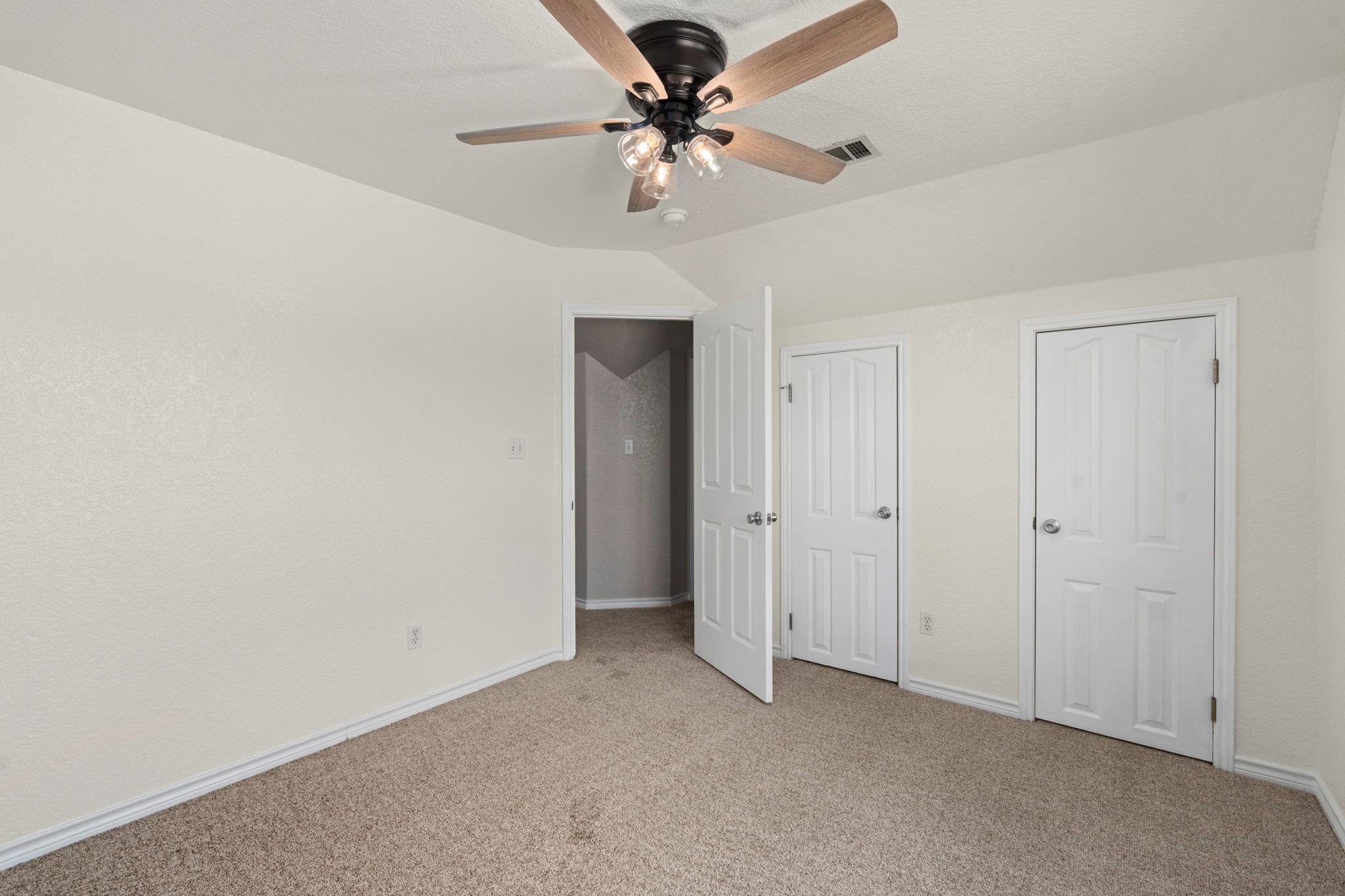 441 Thomas Dr, Martindale, TX 78655