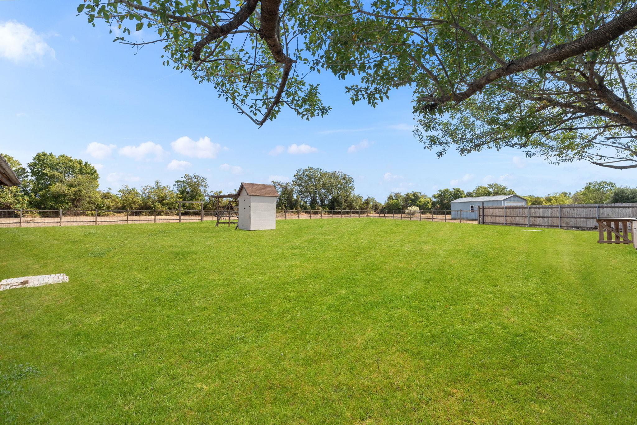 441 Thomas Dr, Martindale, TX 78655