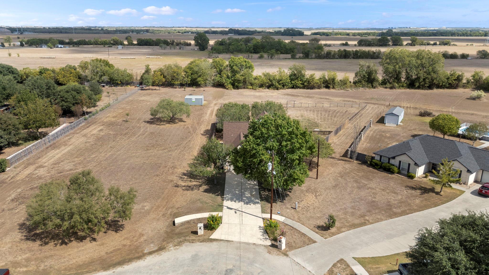 441 Thomas Dr, Martindale, TX 78655