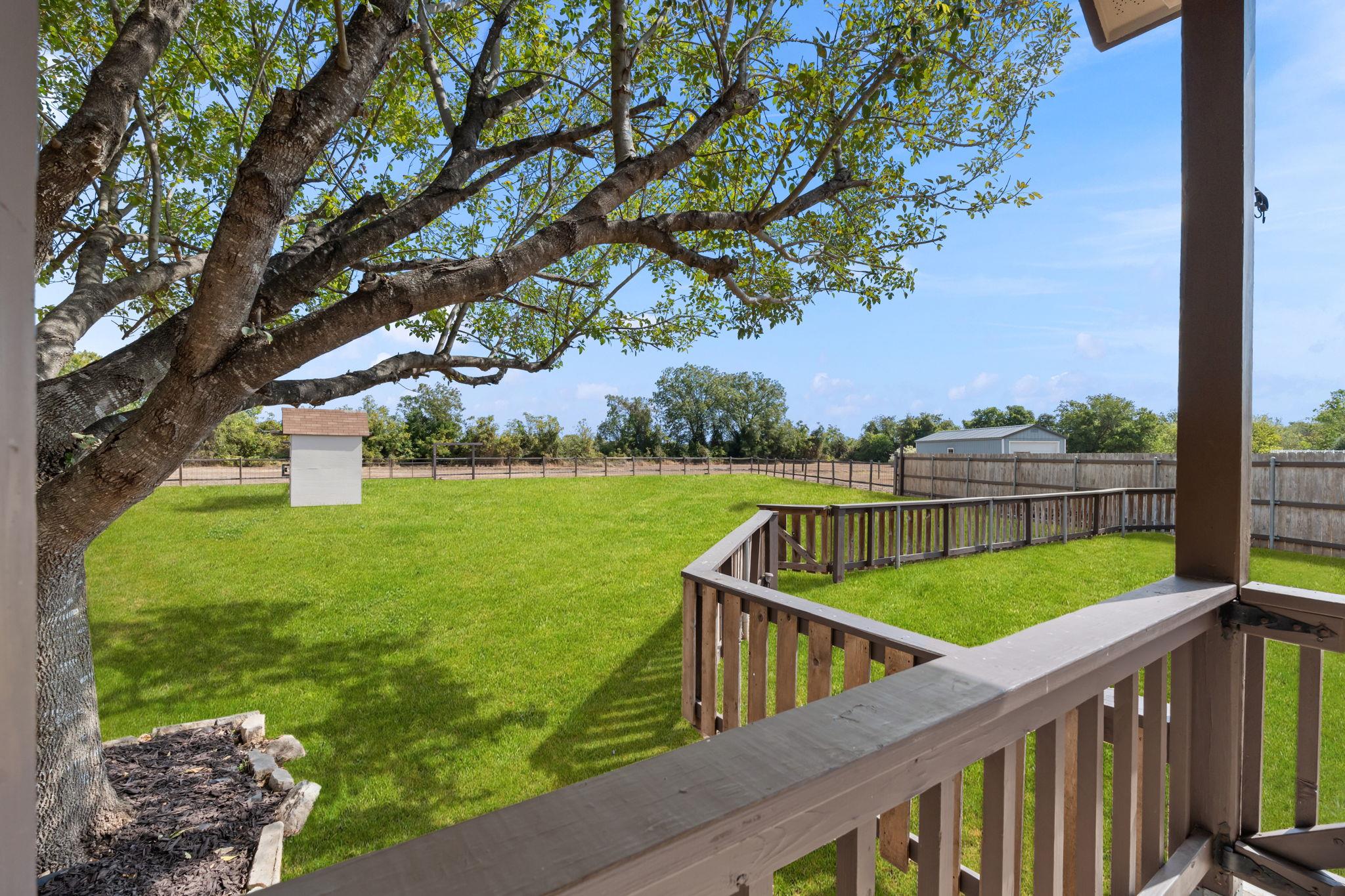 441 Thomas Dr, Martindale, TX 78655