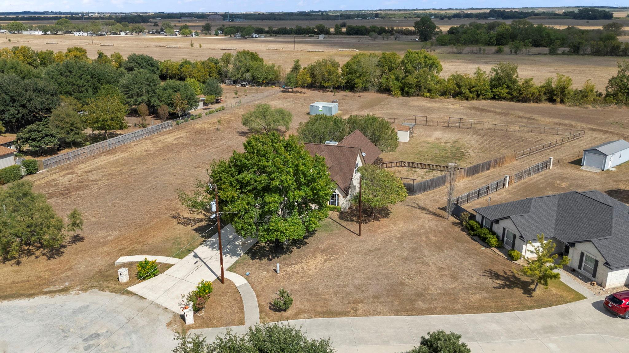 441 Thomas Dr, Martindale, TX 78655