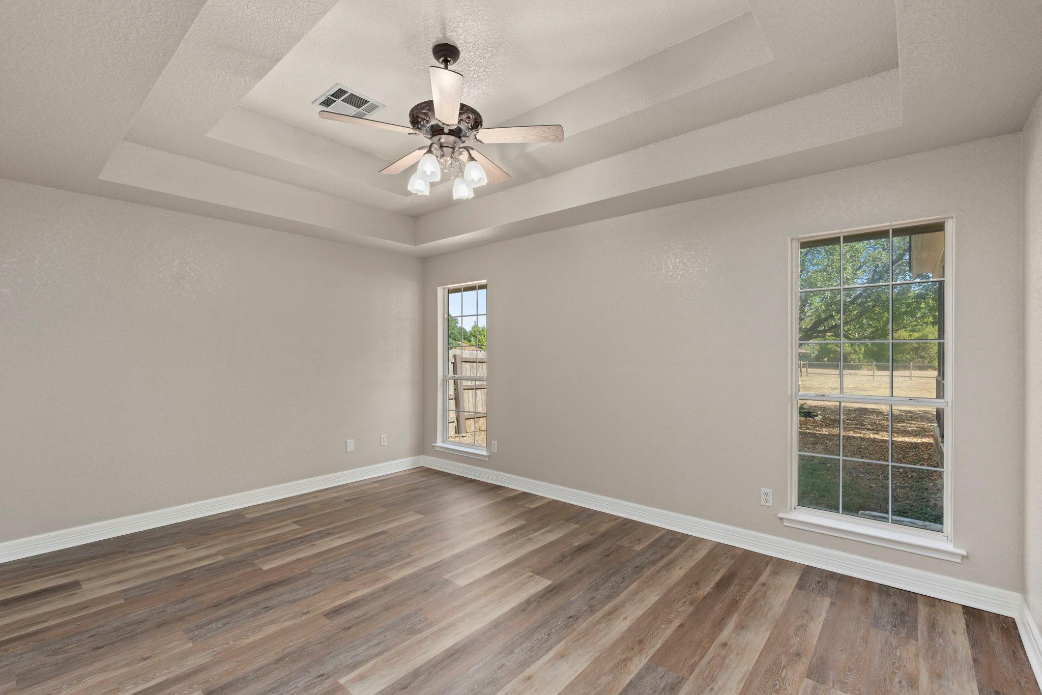 441 Thomas Dr, Martindale, TX 78655