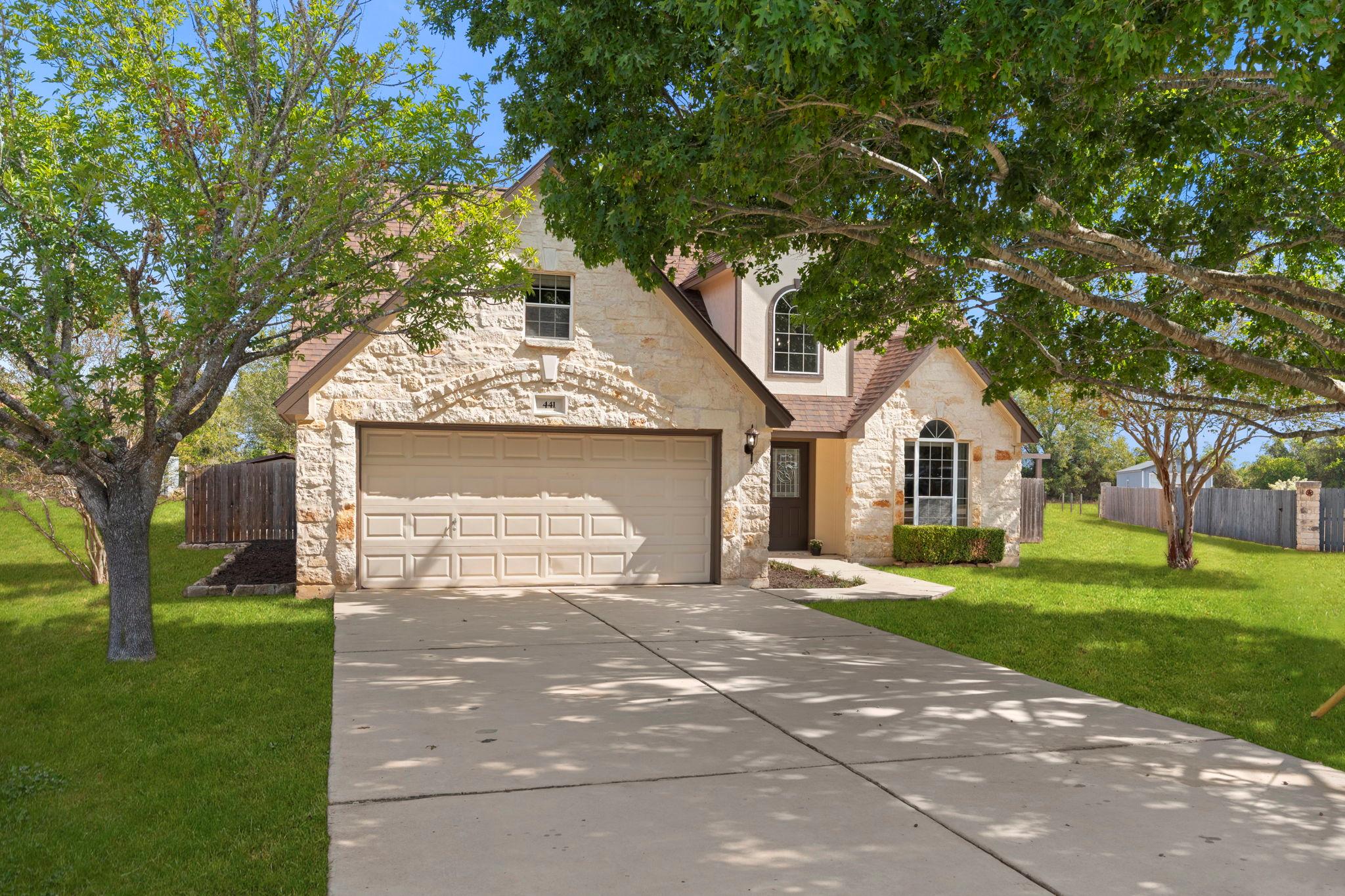 441 Thomas Dr, Martindale, TX 78655