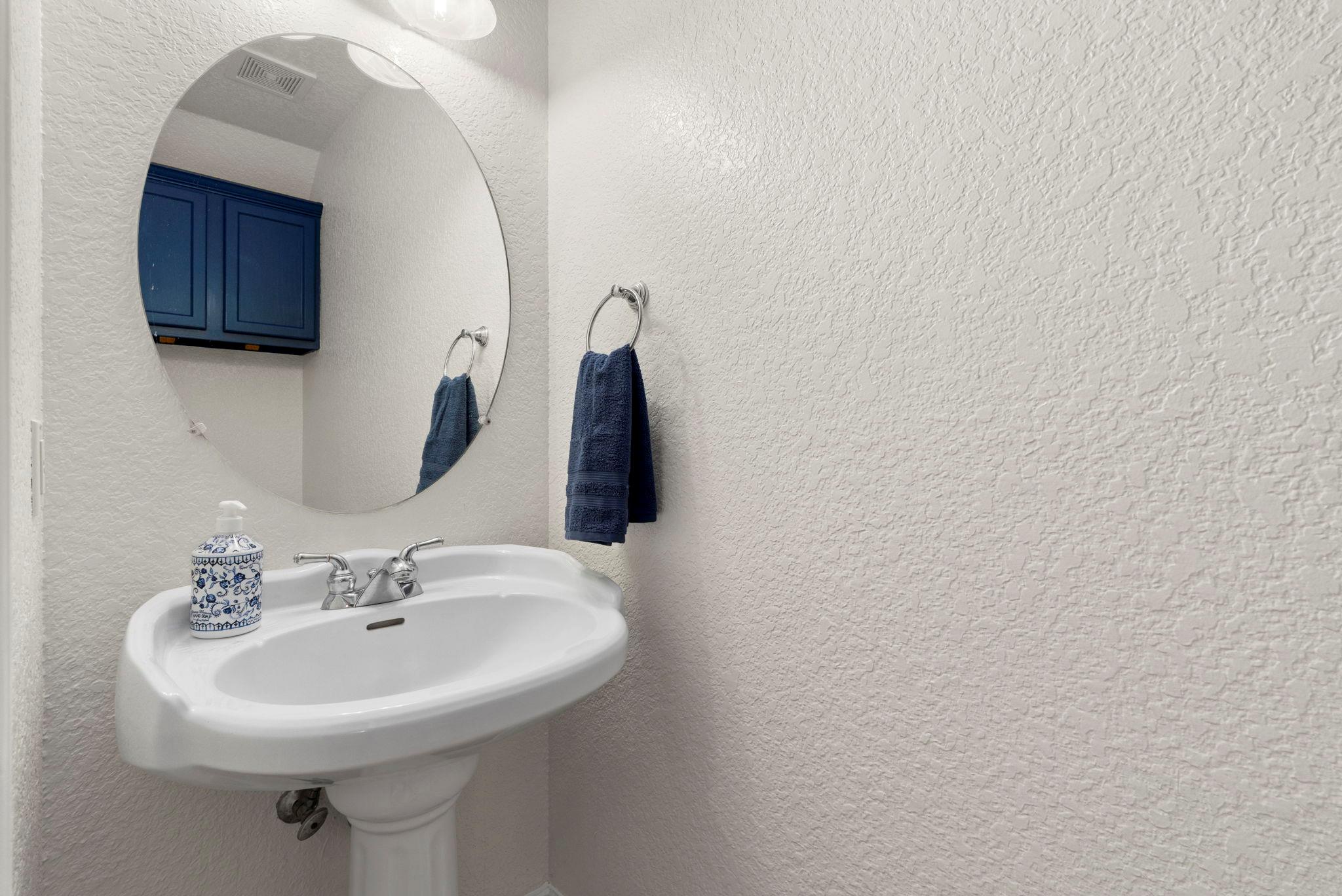 441 Thomas Dr, Martindale, TX 78655