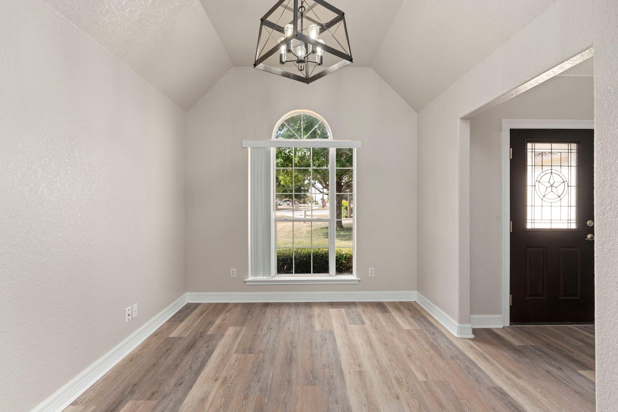 441 Thomas Dr, Martindale, TX 78655