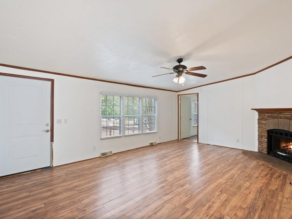 111 Greenslope Cv, Bastrop, TX 78602