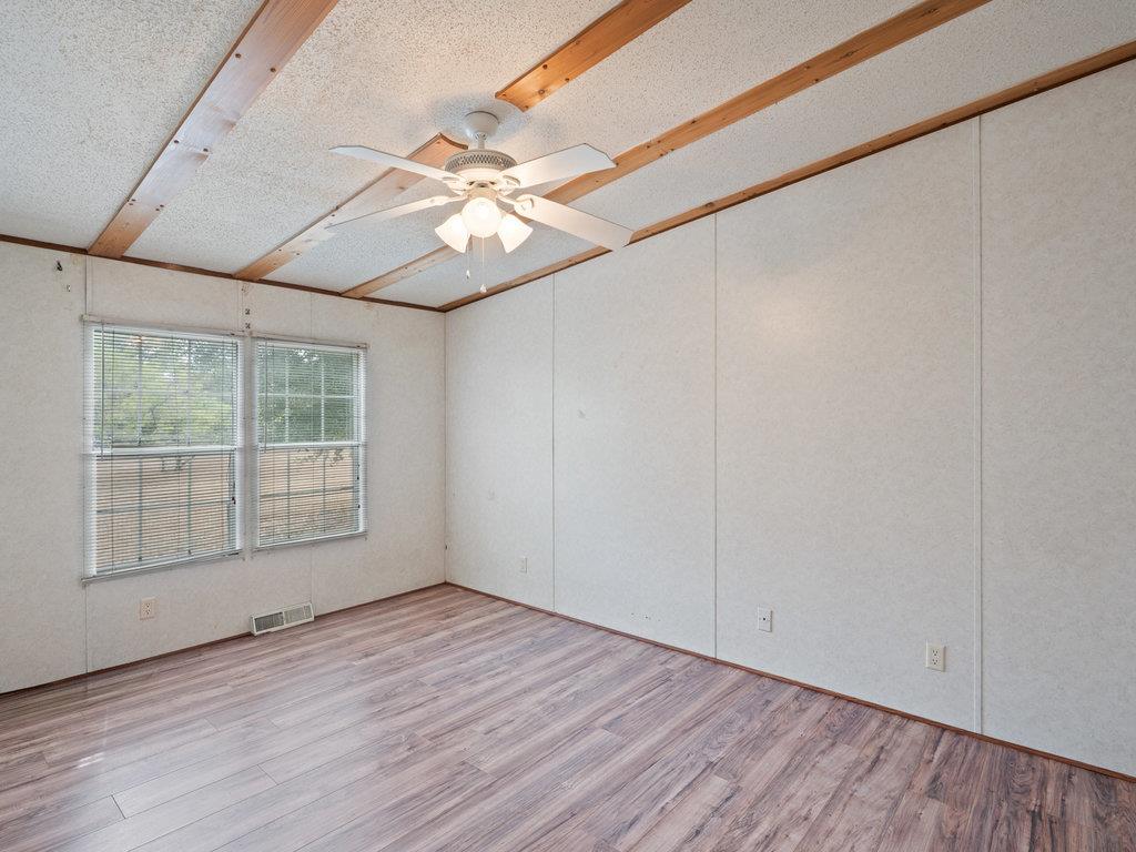 111 Greenslope Cv, Bastrop, TX 78602