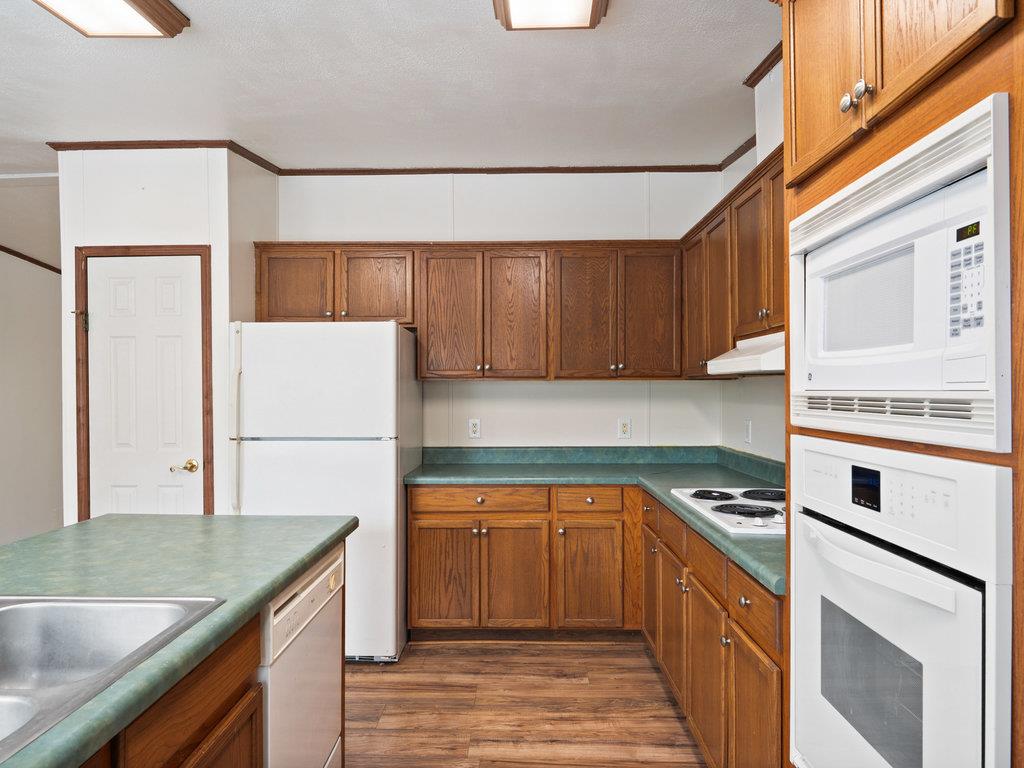 111 Greenslope Cv, Bastrop, TX 78602