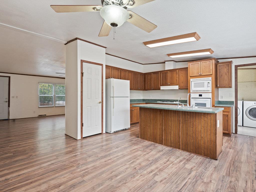 111 Greenslope Cv, Bastrop, TX 78602