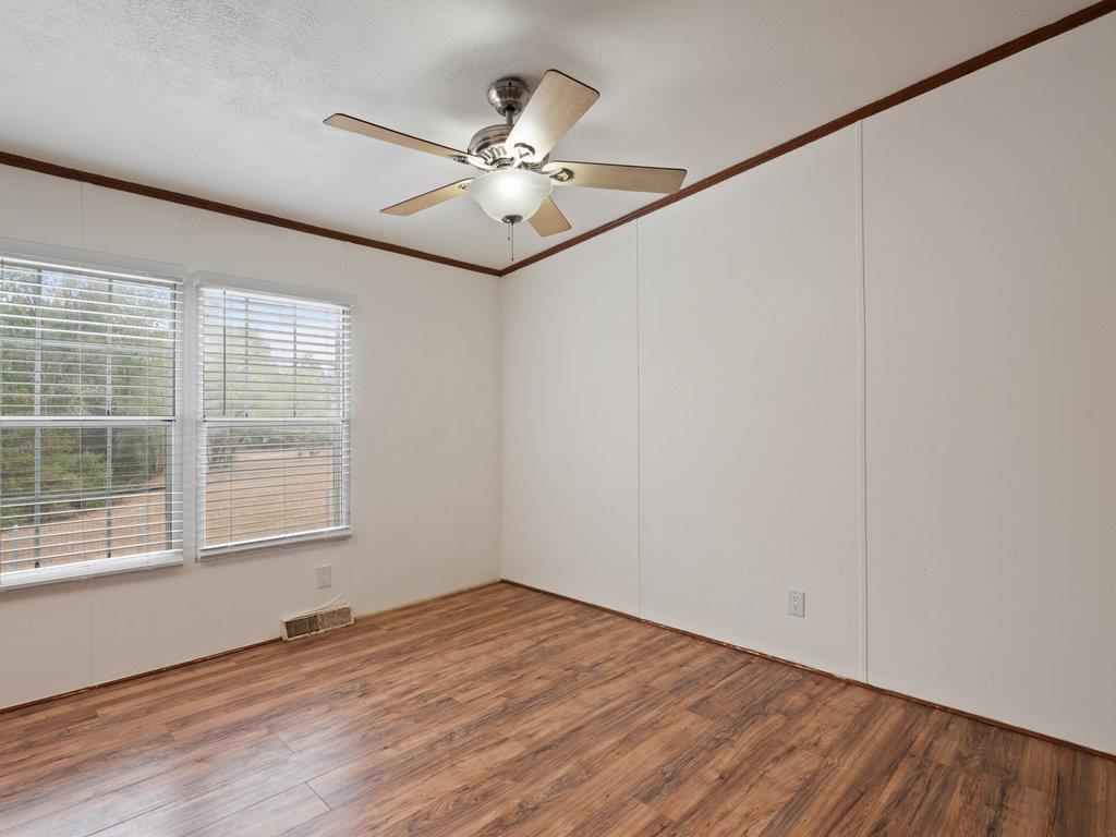 111 Greenslope Cv, Bastrop, TX 78602