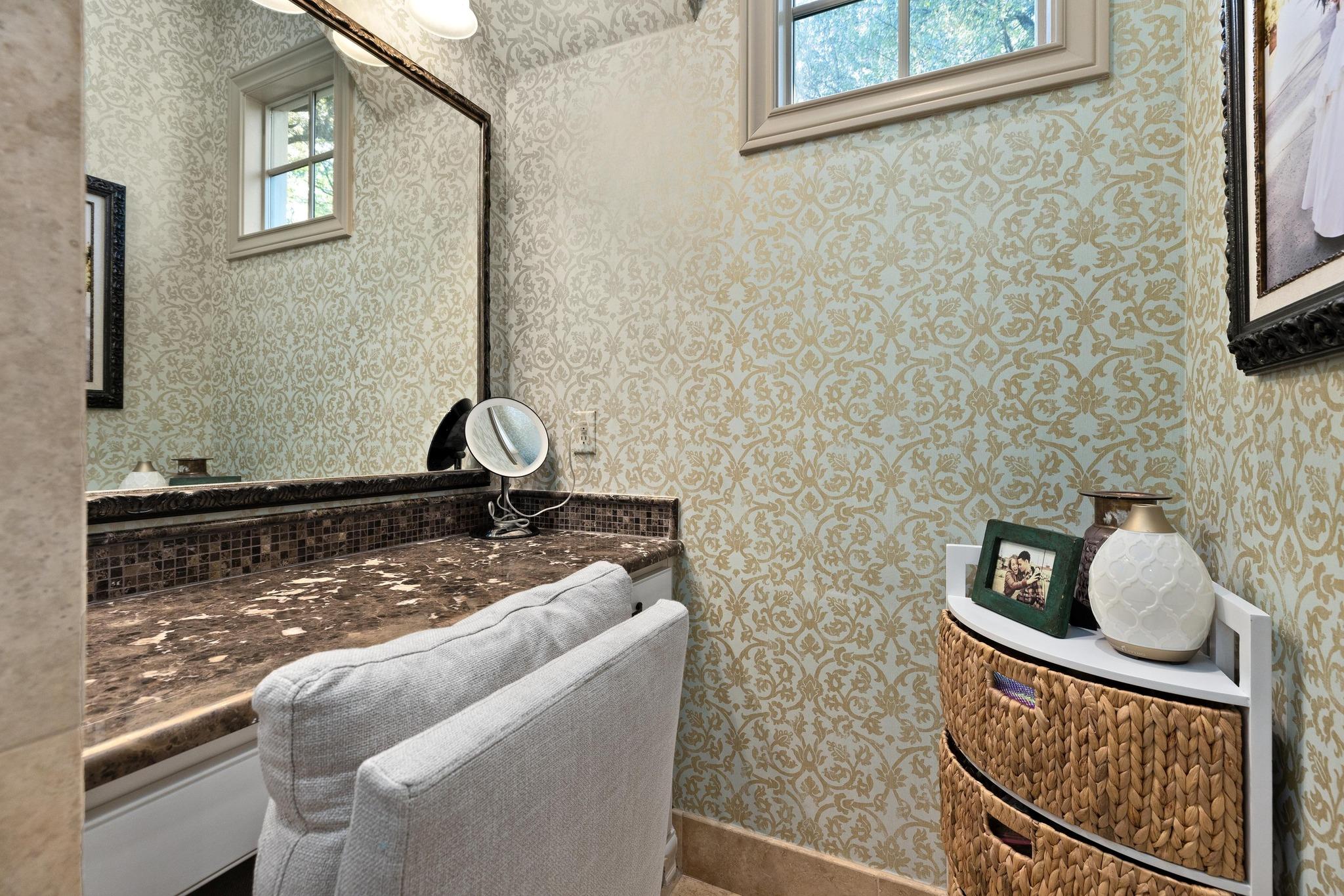 216 Vista Ln, Georgetown, TX 78633