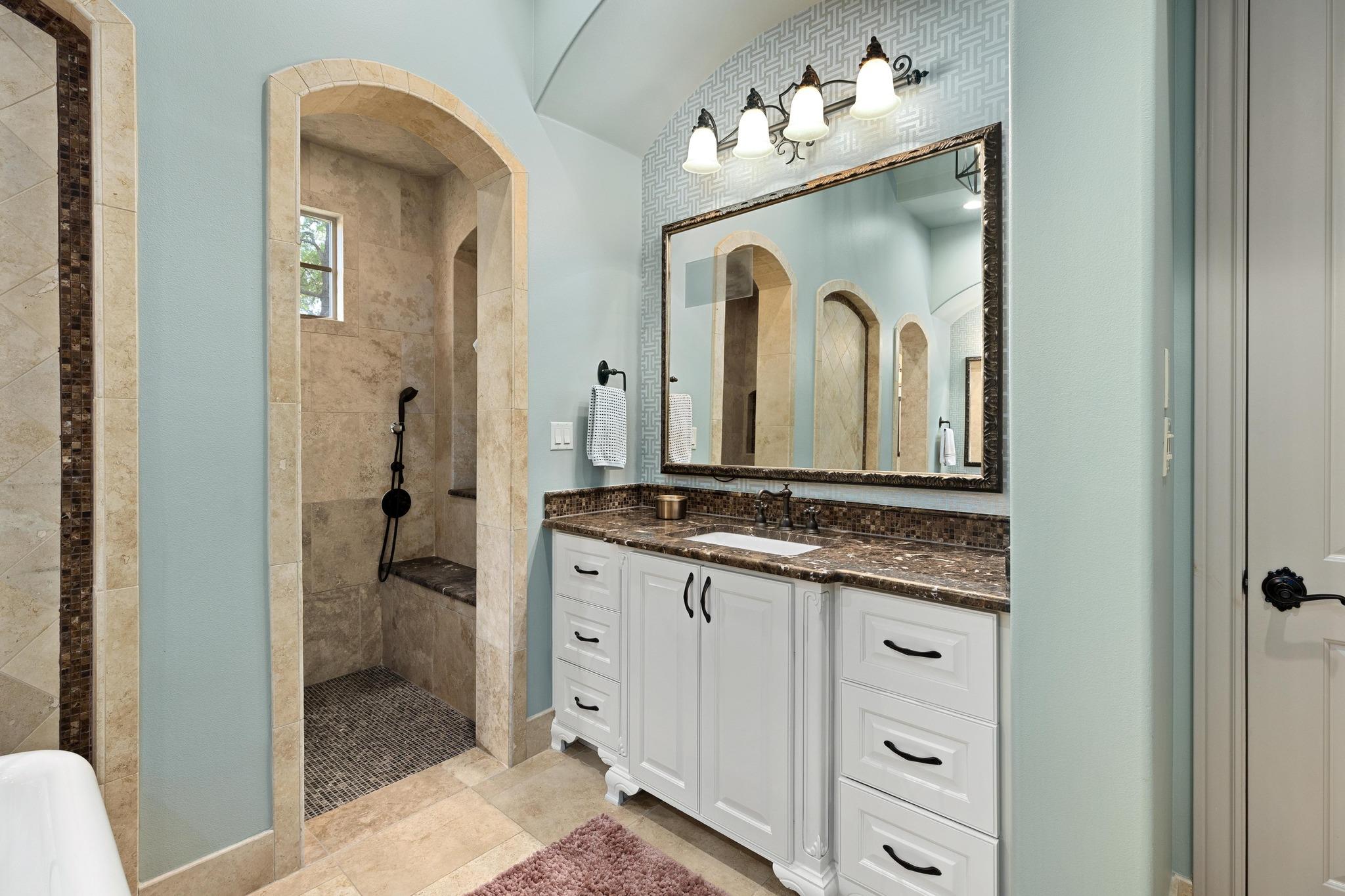 216 Vista Ln, Georgetown, TX 78633