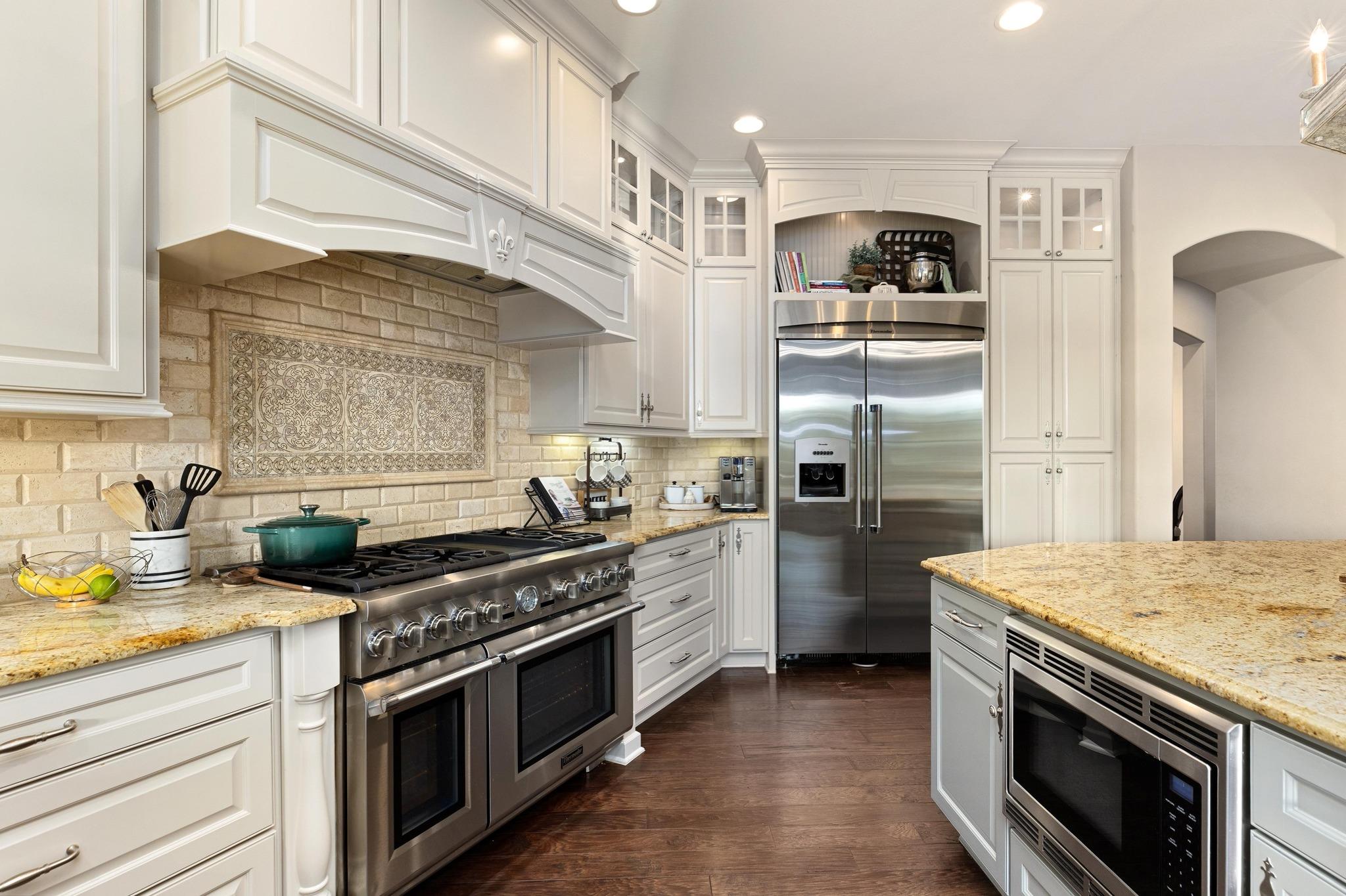 216 Vista Ln, Georgetown, TX 78633