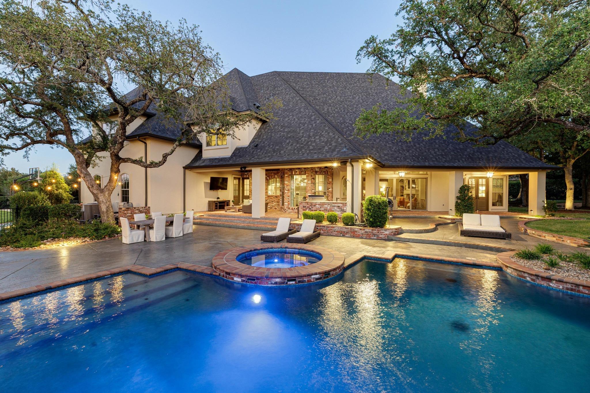 216 Vista Ln, Georgetown, TX 78633