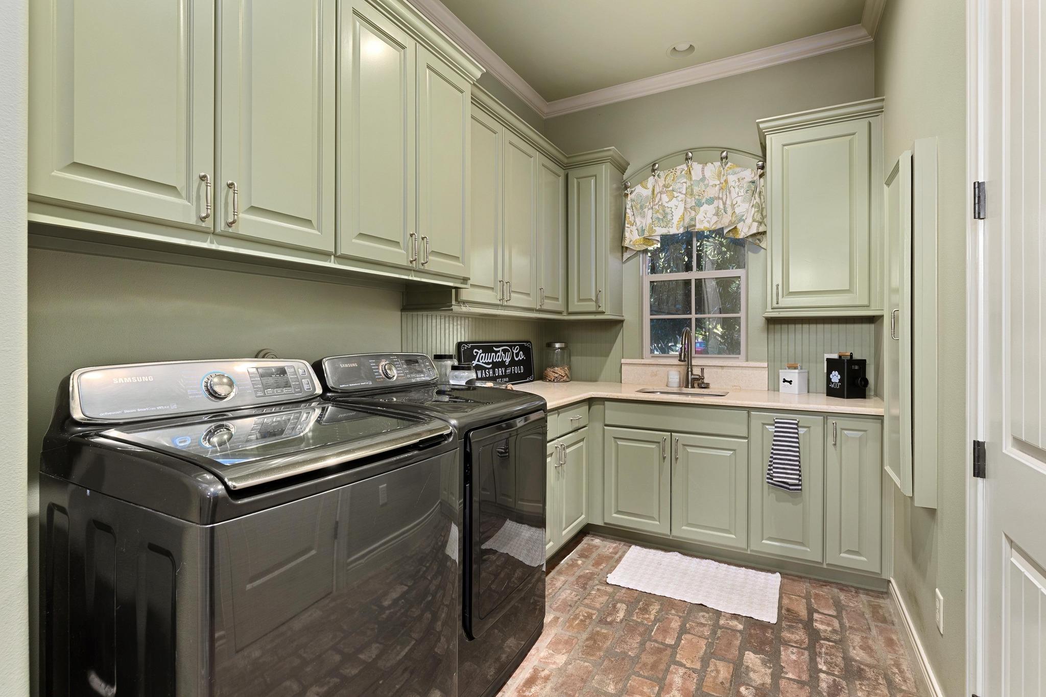 216 Vista Ln, Georgetown, TX 78633