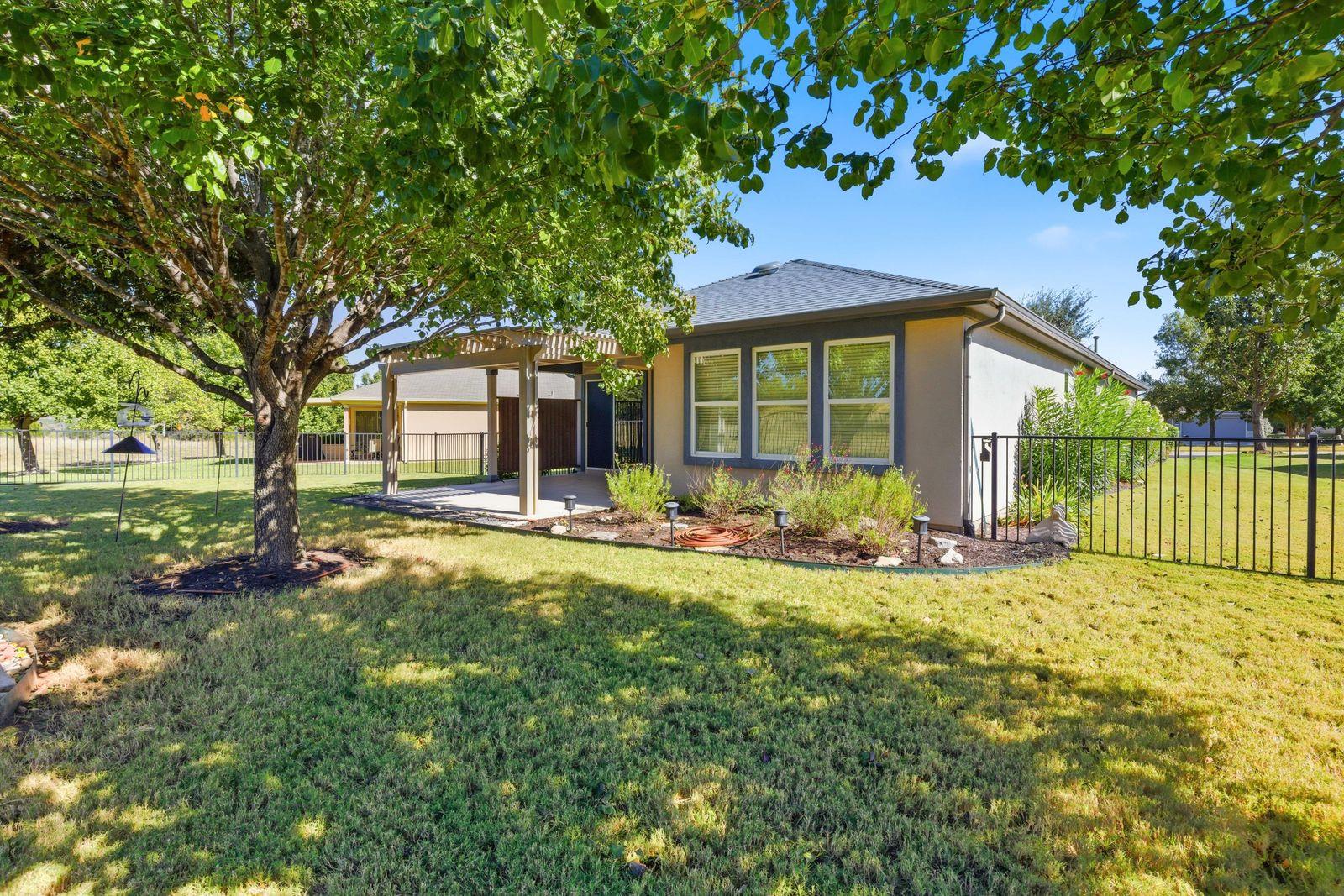 537 Salt Creek Ln, Georgetown, TX 78633