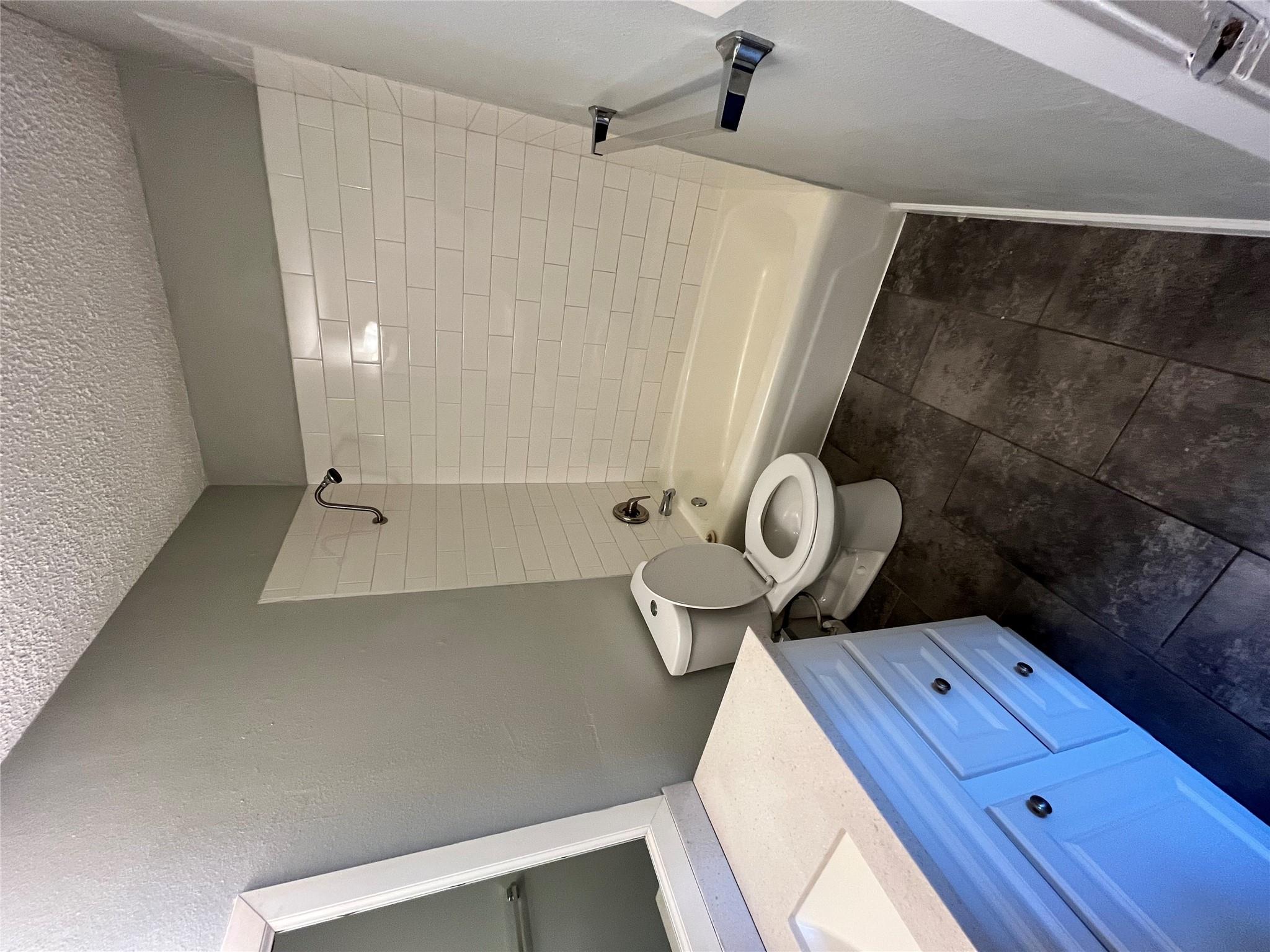 4906 West Gate Blvd # 104, Austin, TX 78745