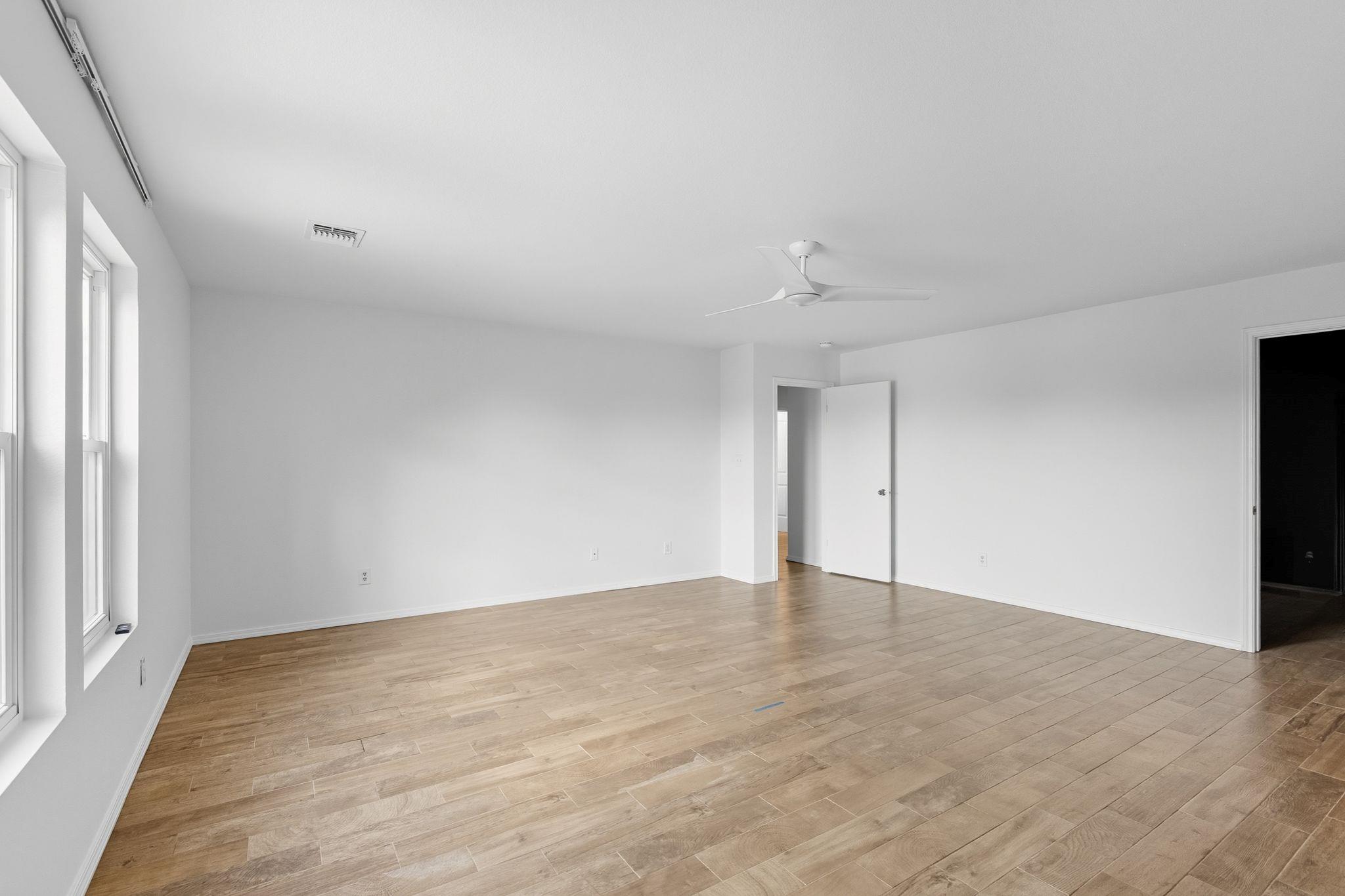 617 Riverway Ln, Leander, TX 78641