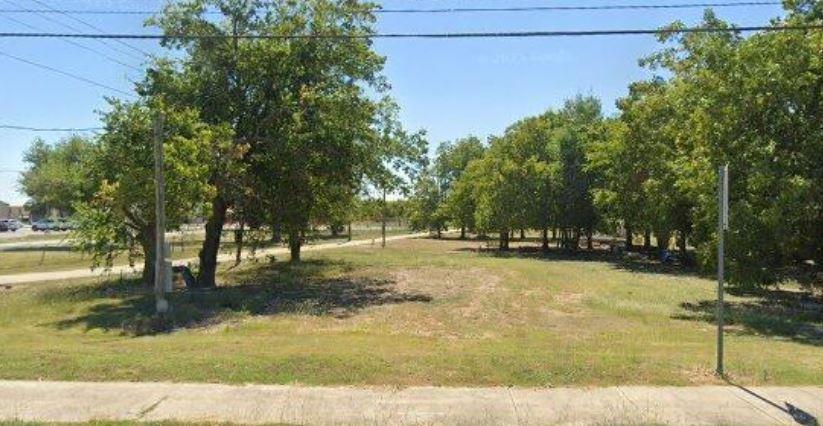 90 Mager Ln, Hutto, TX 78634