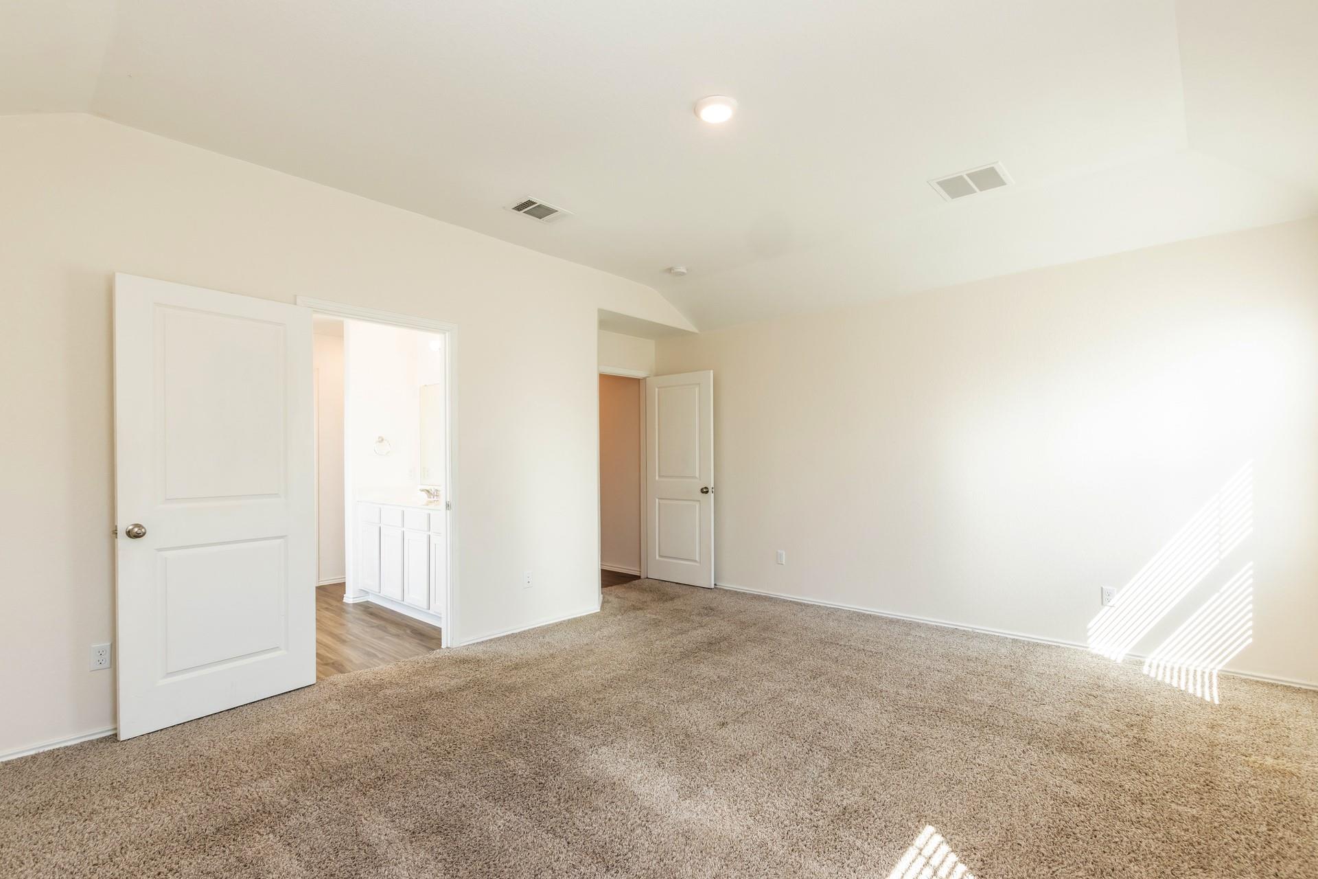 110 Sophora Dr, Hutto, TX 78634