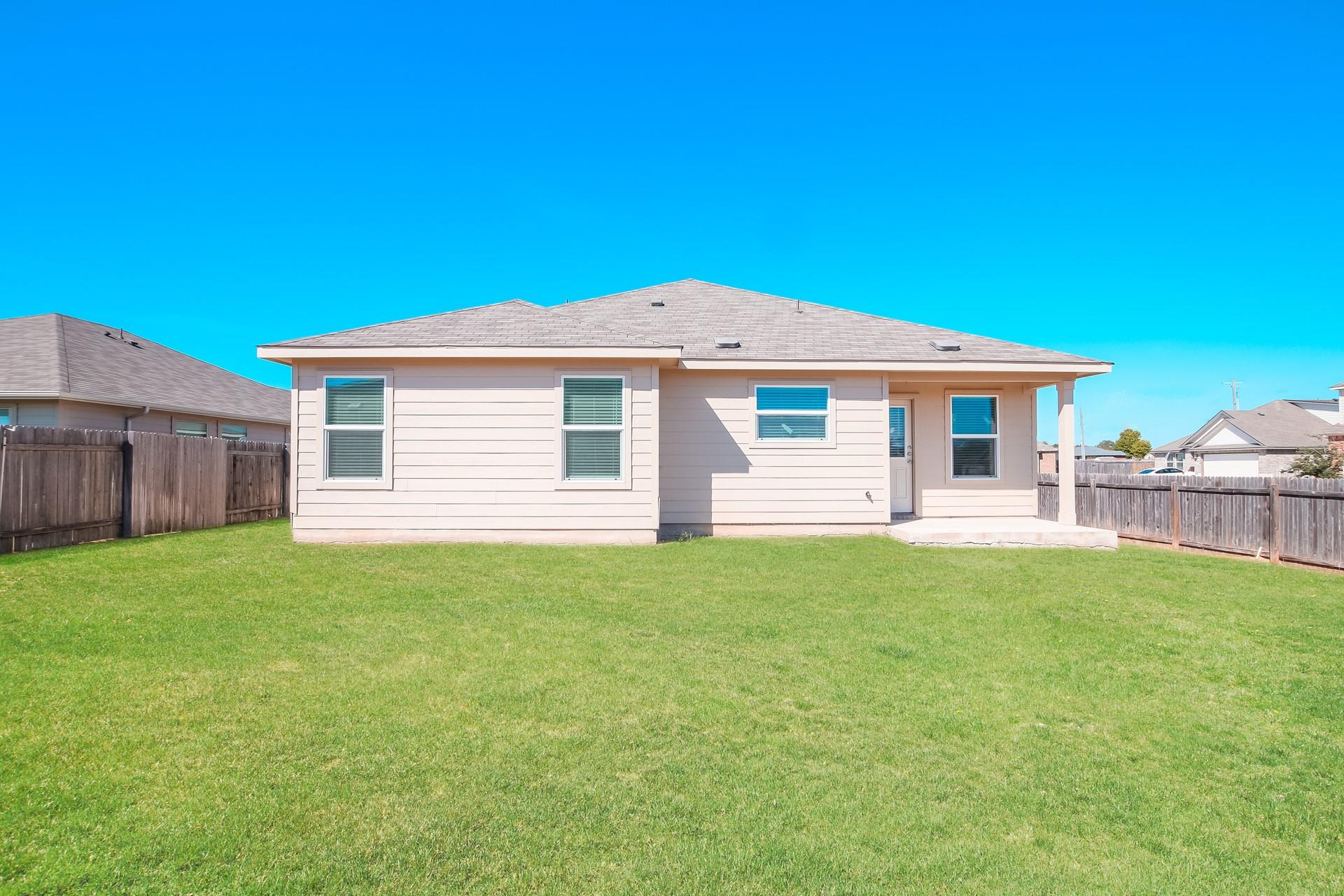 110 Sophora Dr, Hutto, TX 78634