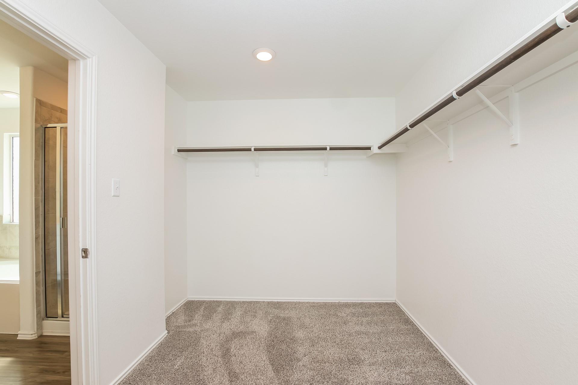 110 Sophora Dr, Hutto, TX 78634