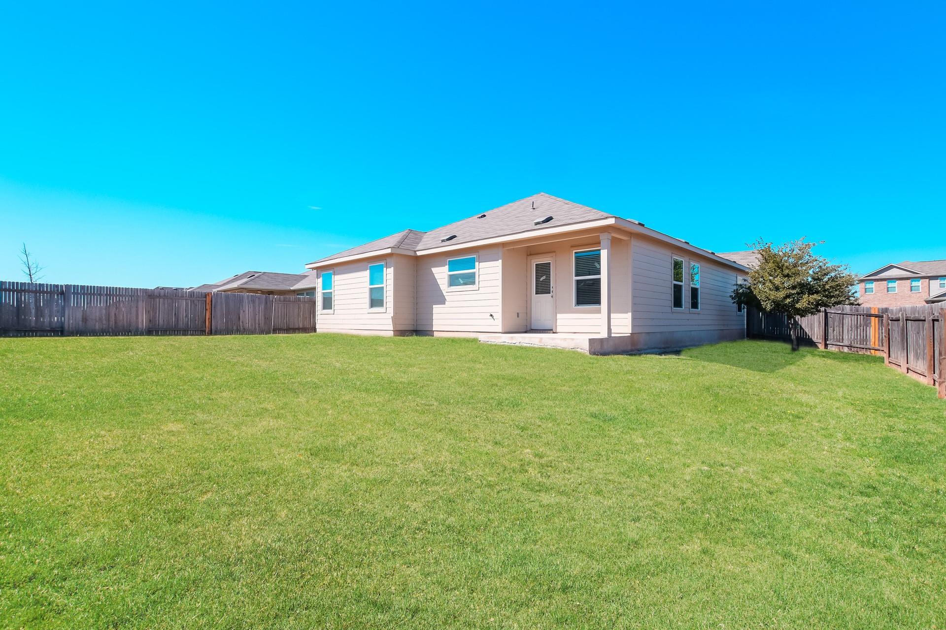 110 Sophora Dr, Hutto, TX 78634