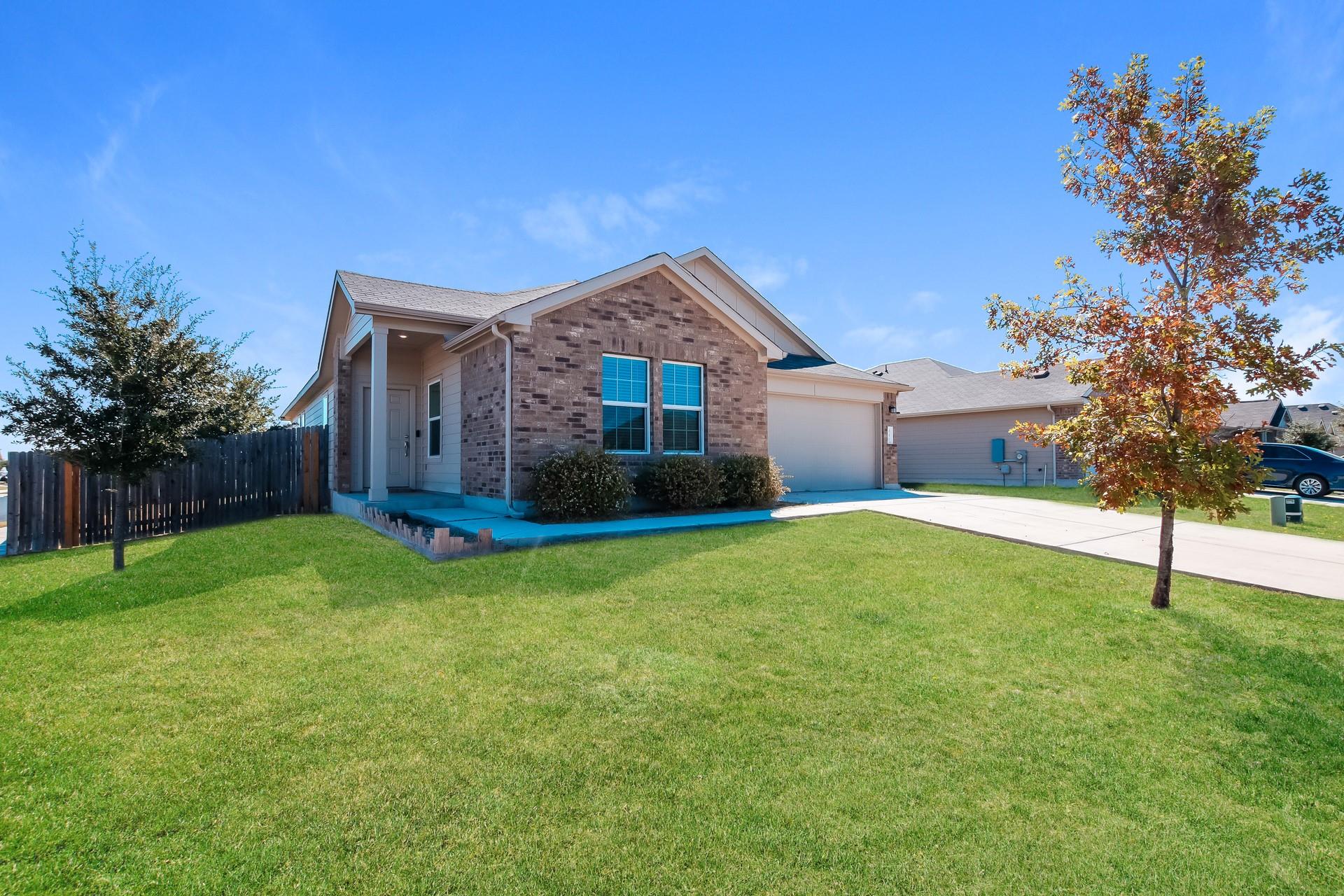 110 Sophora Dr, Hutto, TX 78634