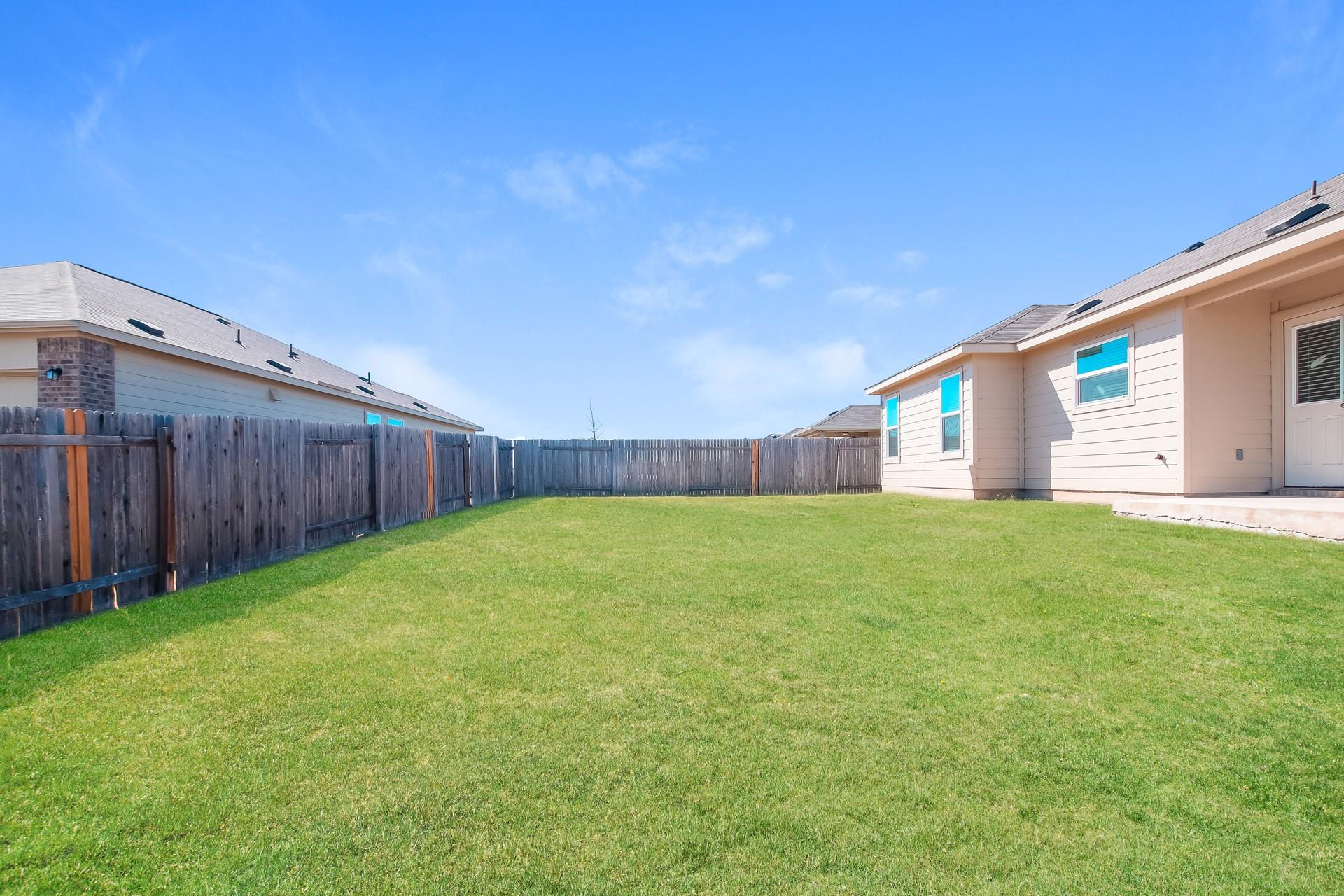 110 Sophora Dr, Hutto, TX 78634