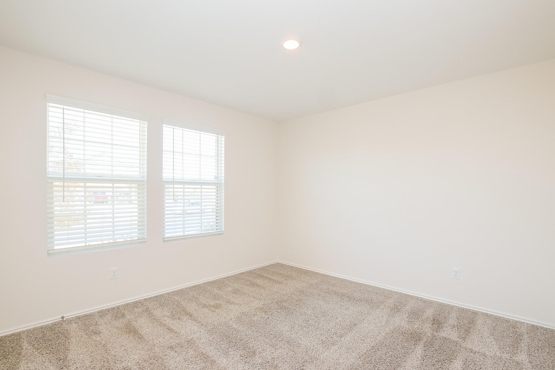 110 Sophora Dr, Hutto, TX 78634