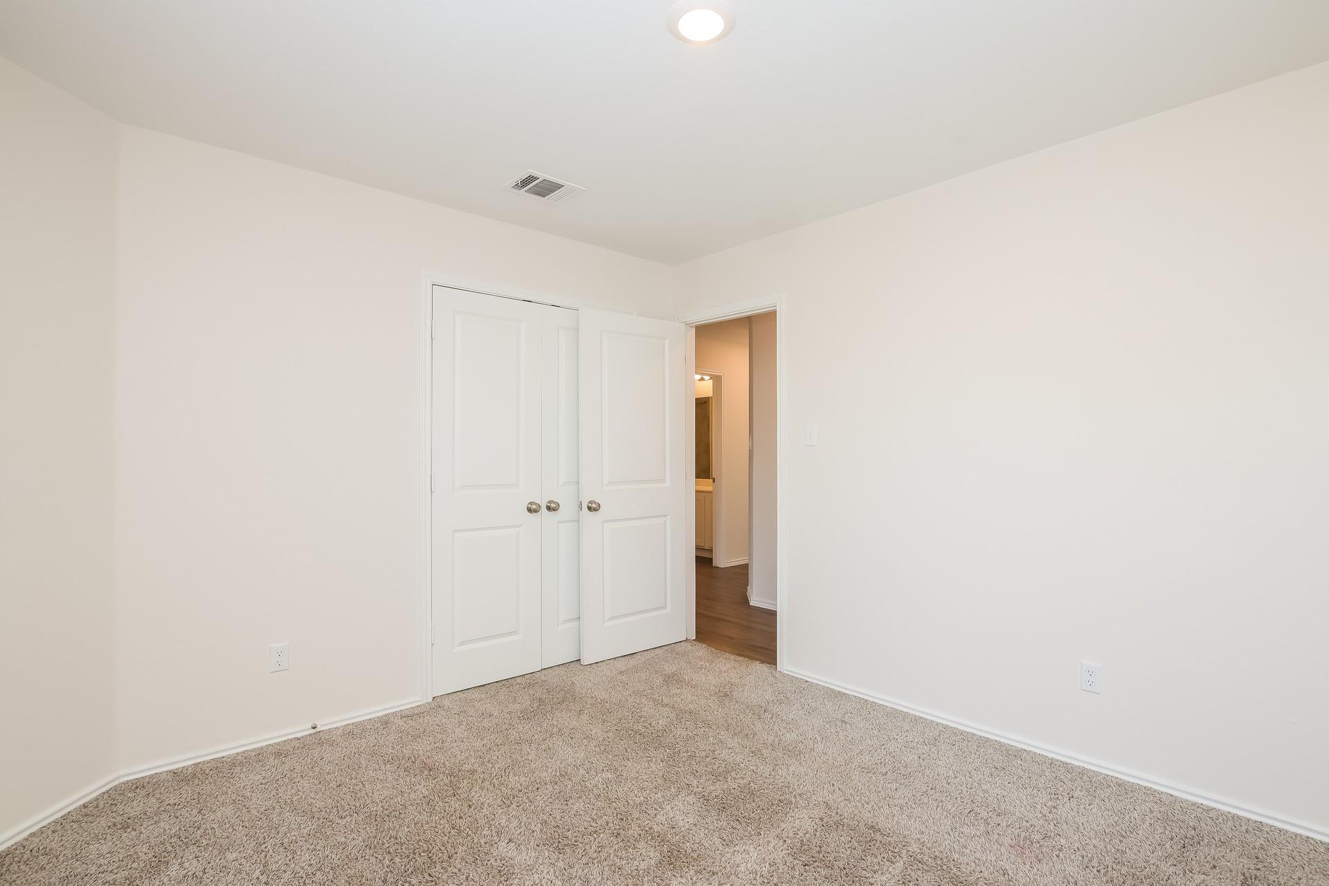 110 Sophora Dr, Hutto, TX 78634