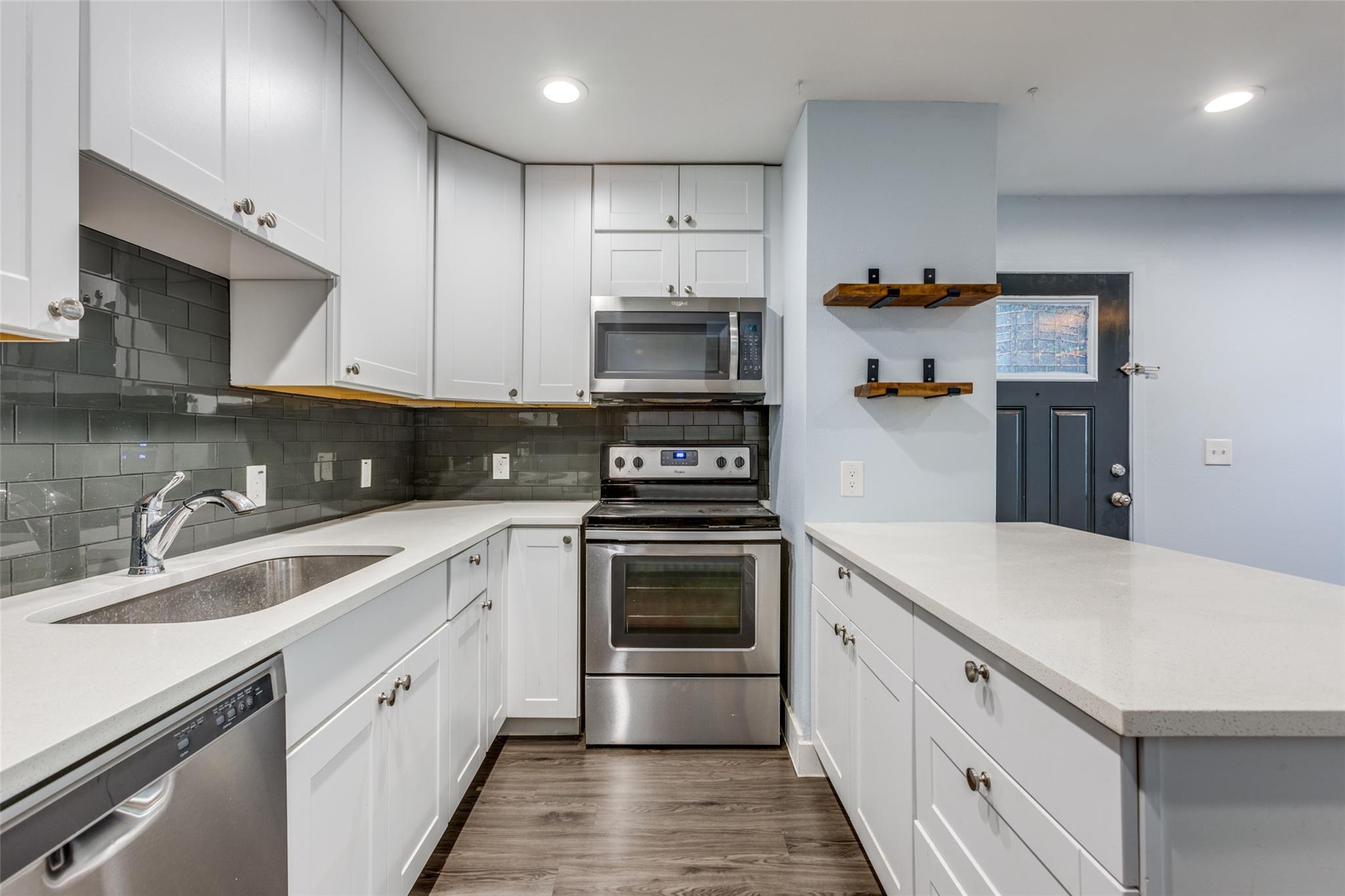 935 La Posada Dr # 155, Austin, TX 78752