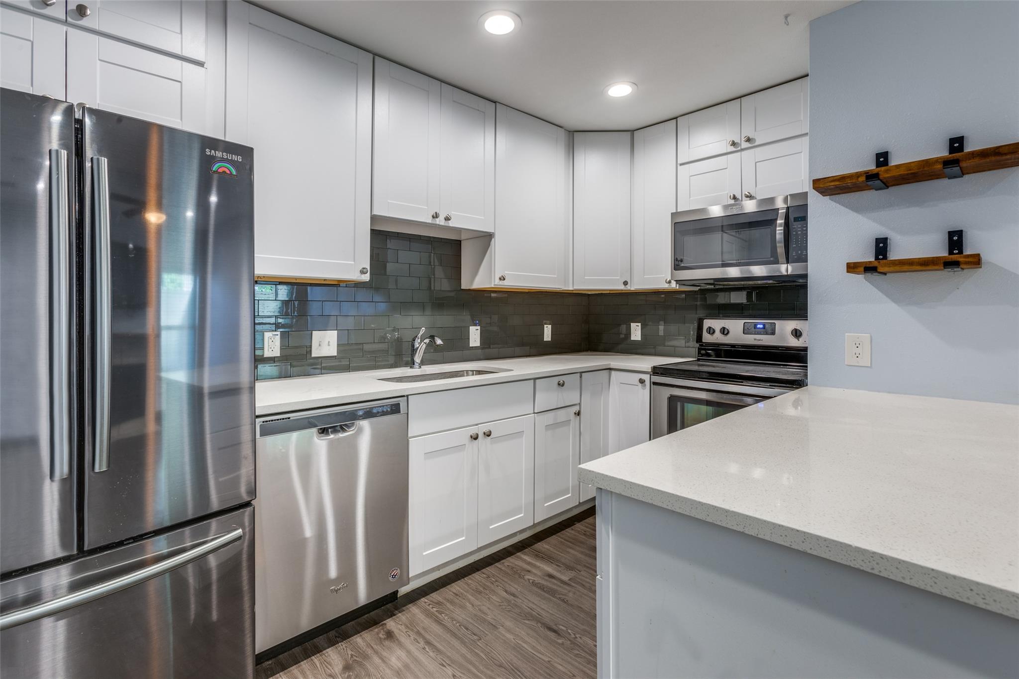 935 La Posada Dr # 155, Austin, TX 78752