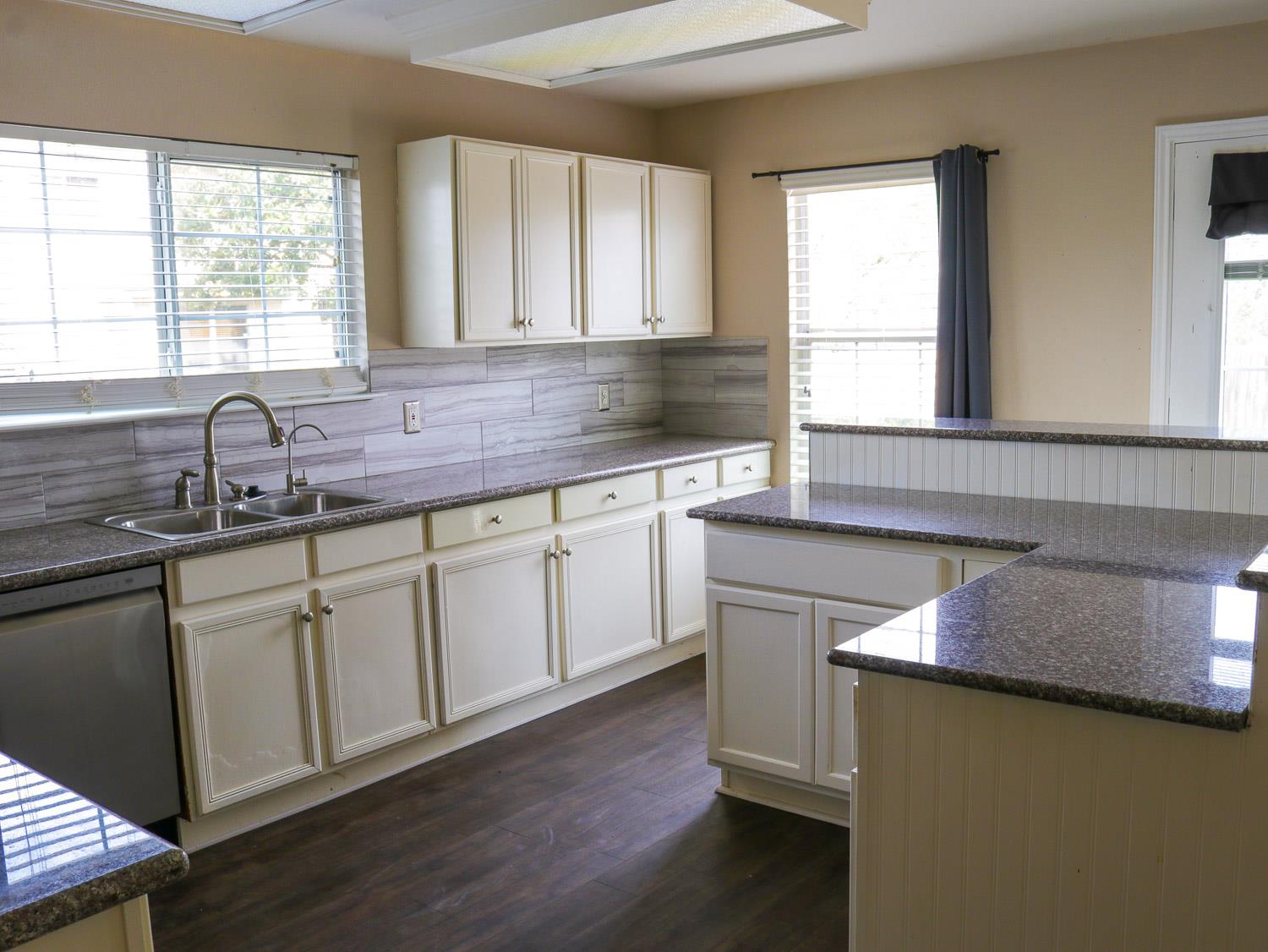 206 Debbie Ann Dr, Leander, TX 78641