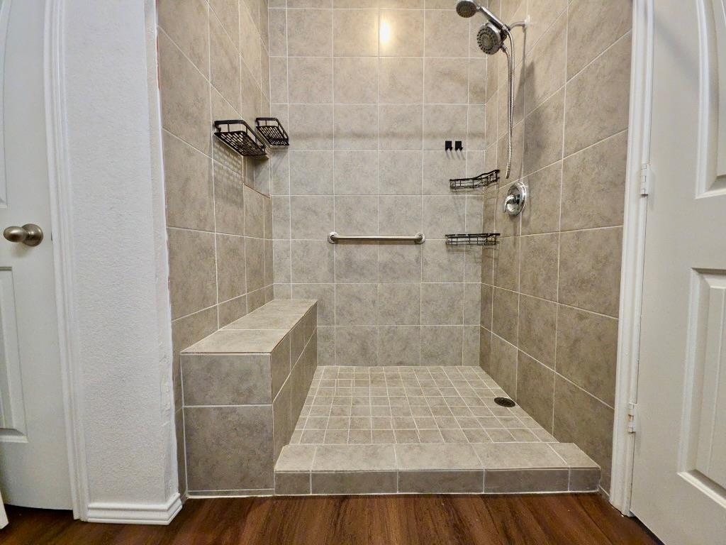 1005 Estes Park, Taylor, TX 76574