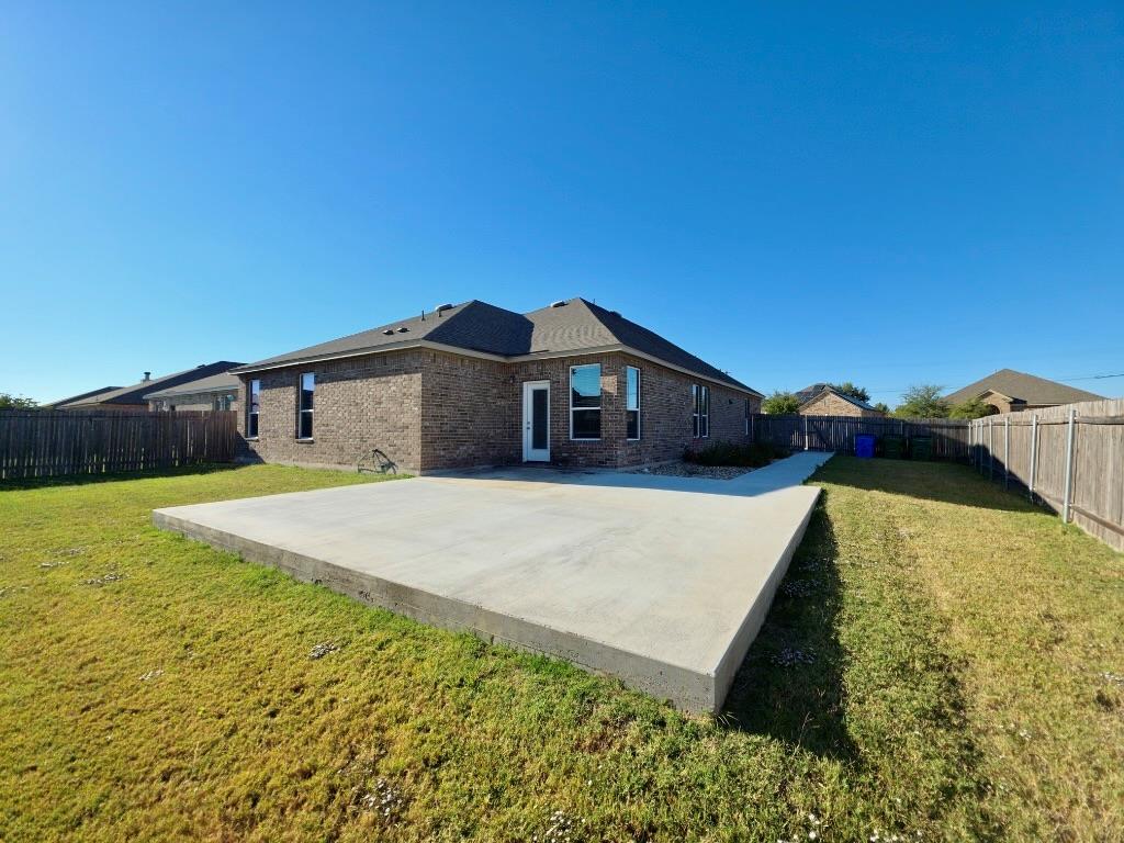 1005 Estes Park, Taylor, TX 76574