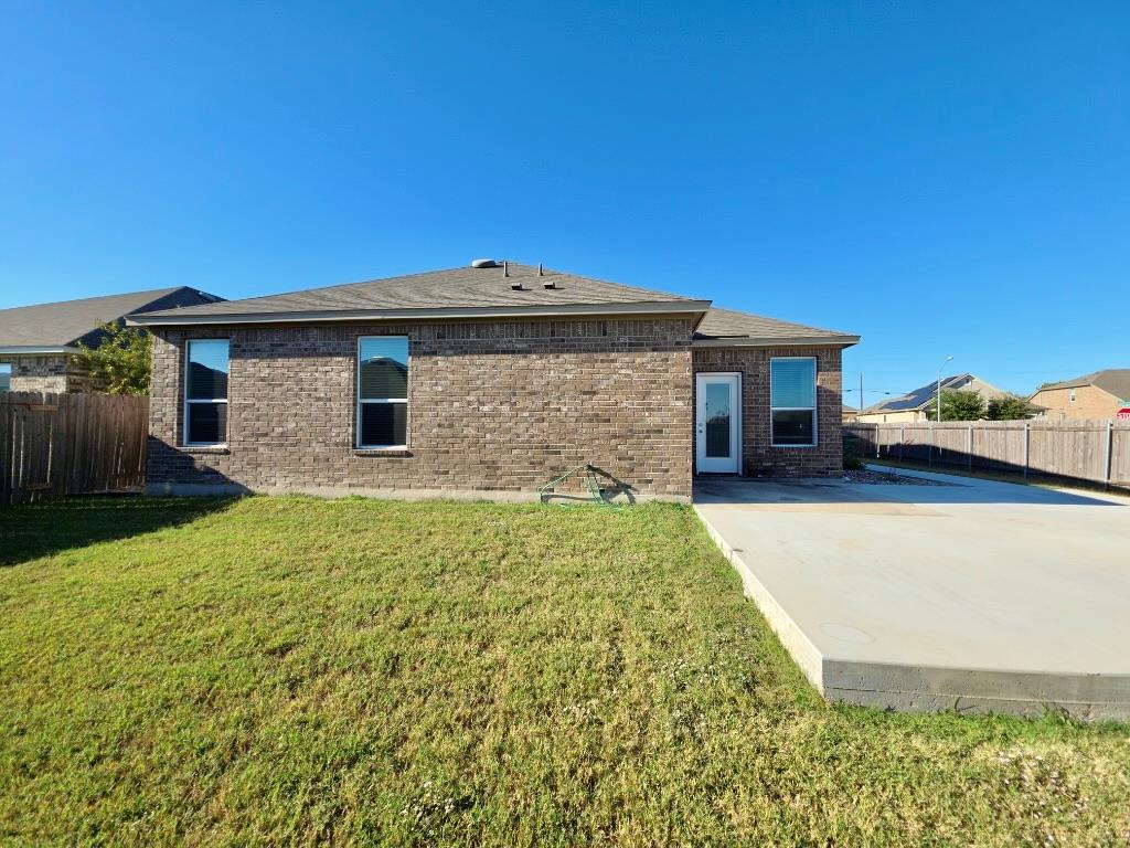 1005 Estes Park, Taylor, TX 76574