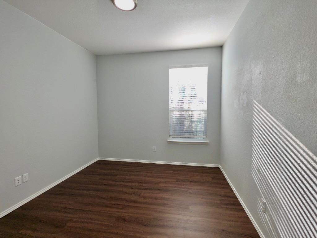 1005 Estes Park, Taylor, TX 76574