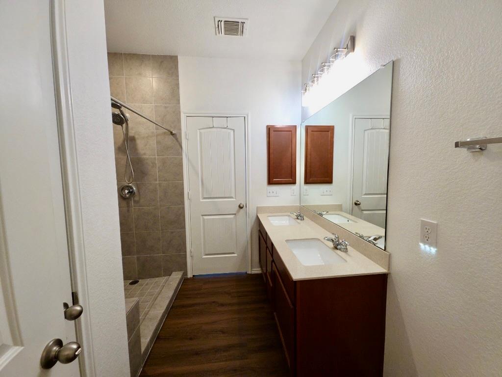 1005 Estes Park, Taylor, TX 76574