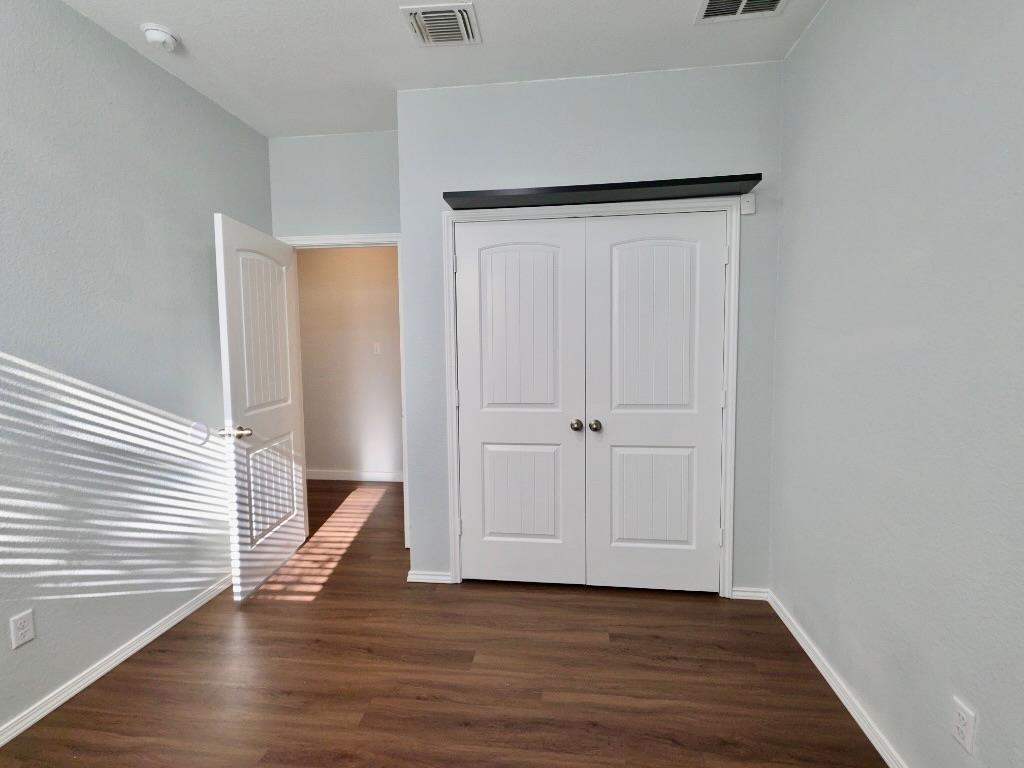 1005 Estes Park, Taylor, TX 76574