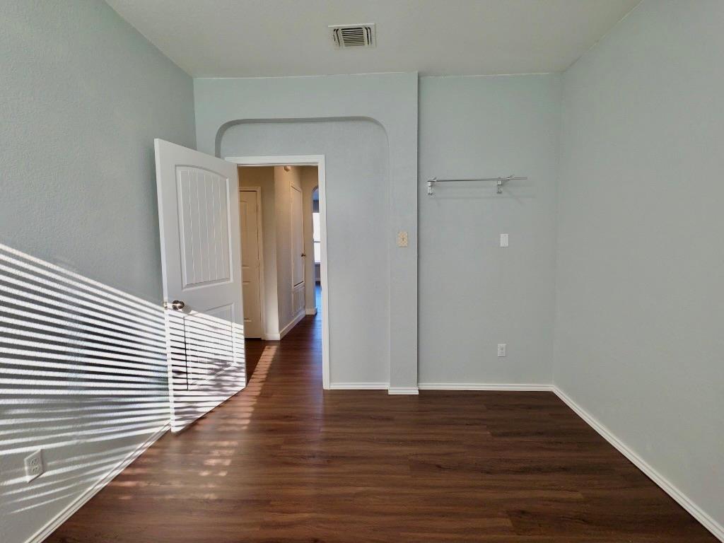 1005 Estes Park, Taylor, TX 76574